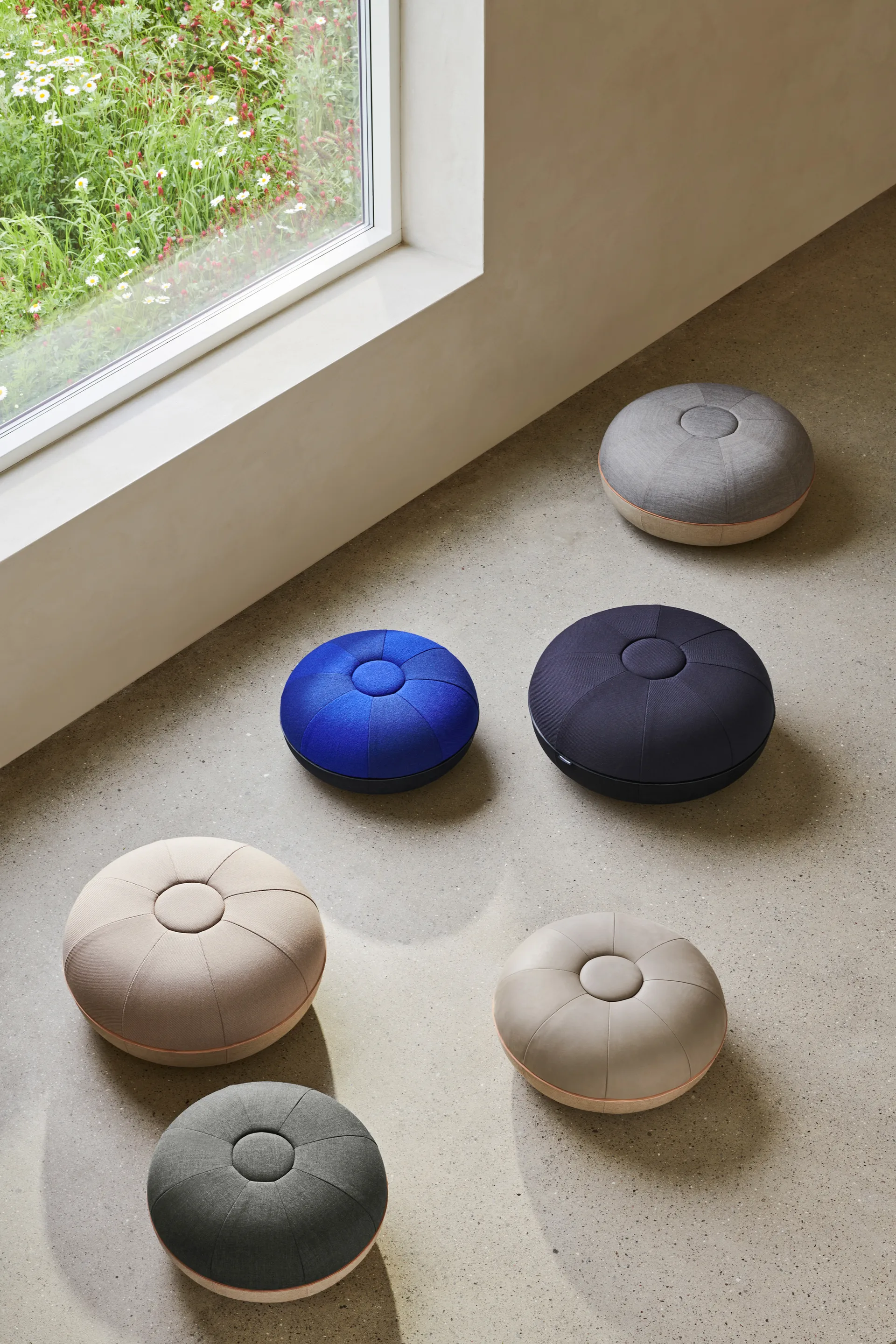 Pouf sit pouf small, 浅灰色 Fritz Hansen