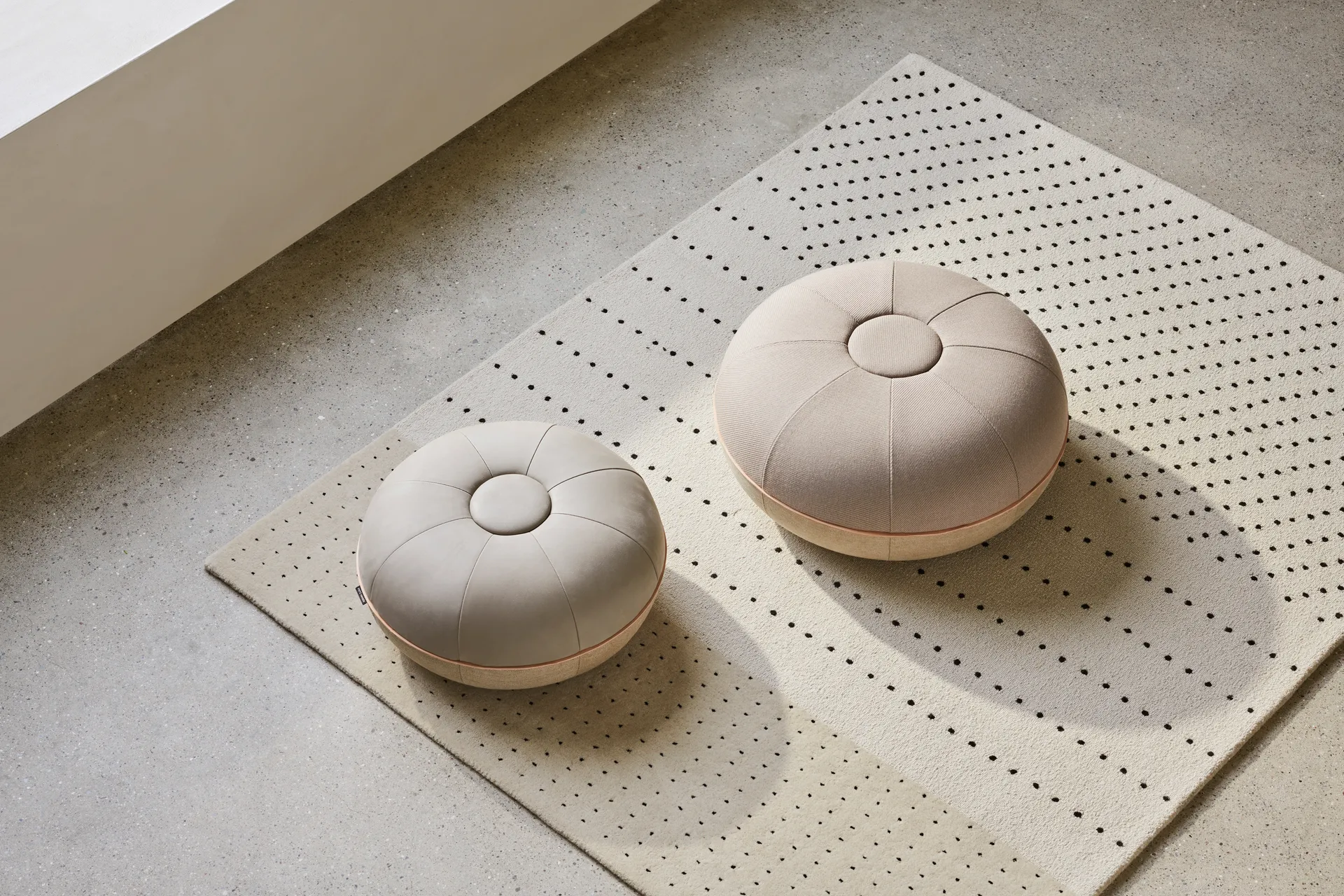Pouf sit pouf small, 浅灰色 Fritz Hansen
