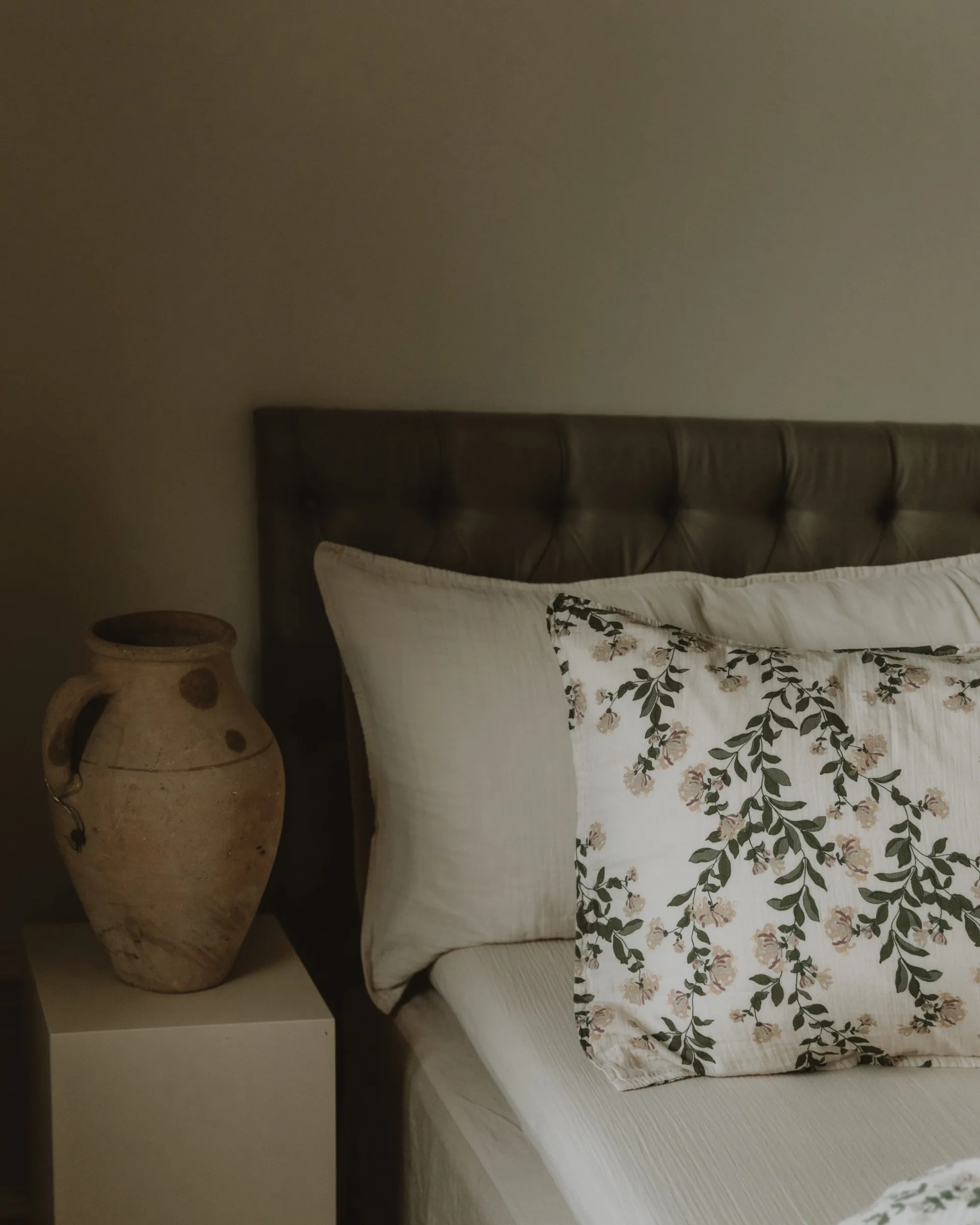 Eggshell 蛋壳色 平纹细布 床笠, 90x200x30 cm Garbo&Friends