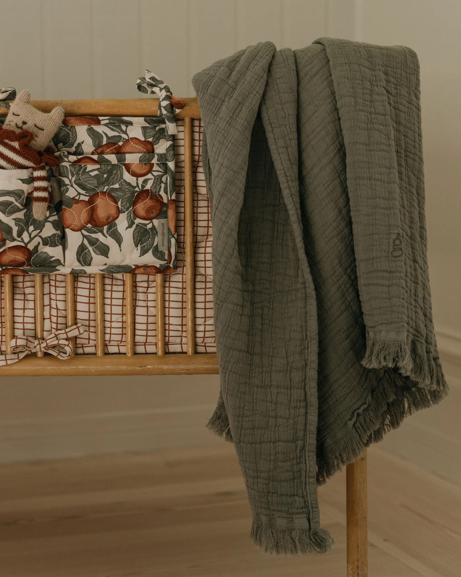 Geranium 天竺葵墨绿纯色 Mellow 棉毯, 130x170 cm Garbo&Friends