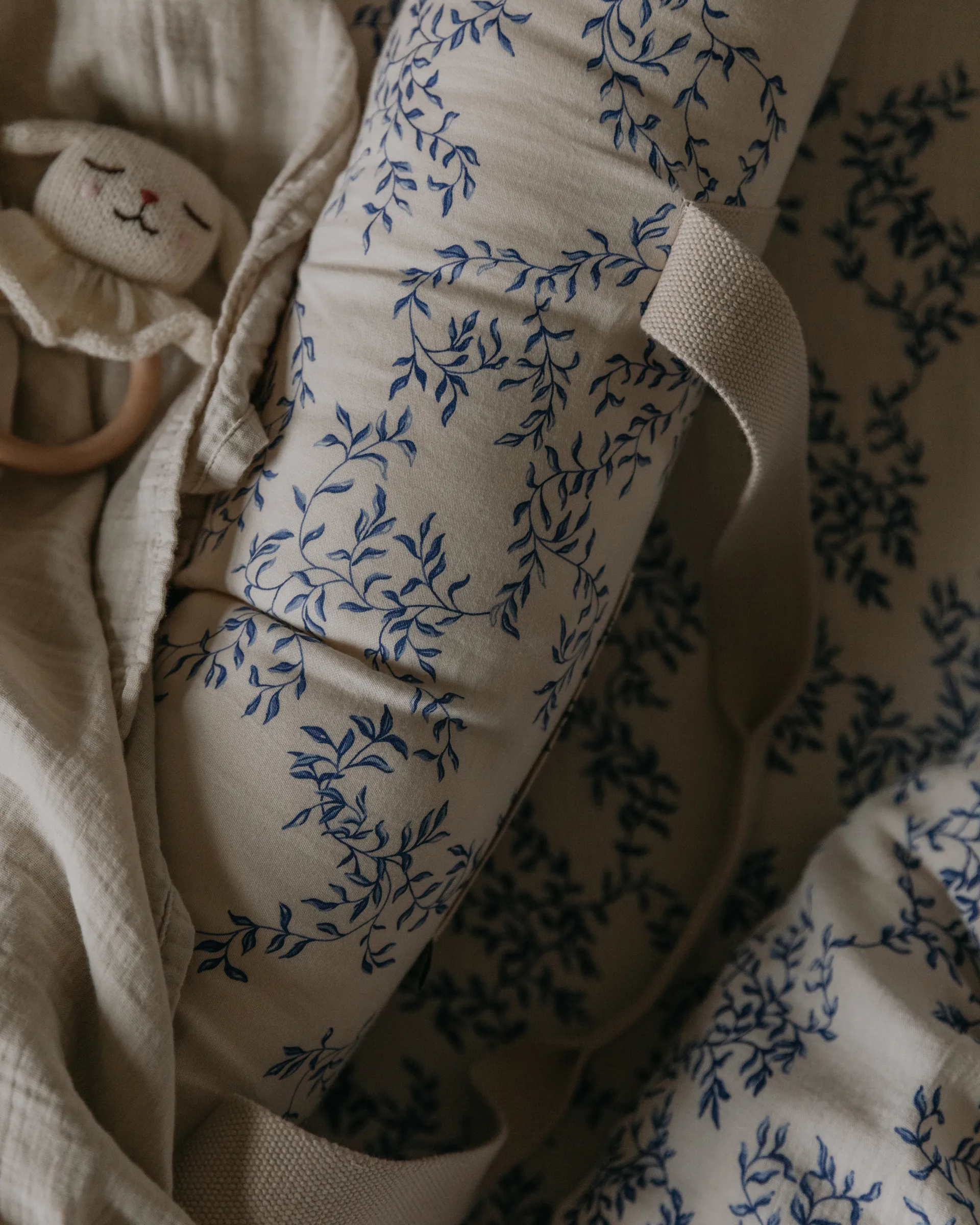 Jardim 蓝梦花园 缎面绗缝 婴儿提篮/婴儿小床, 43x87x16 cm Garbo&Friends