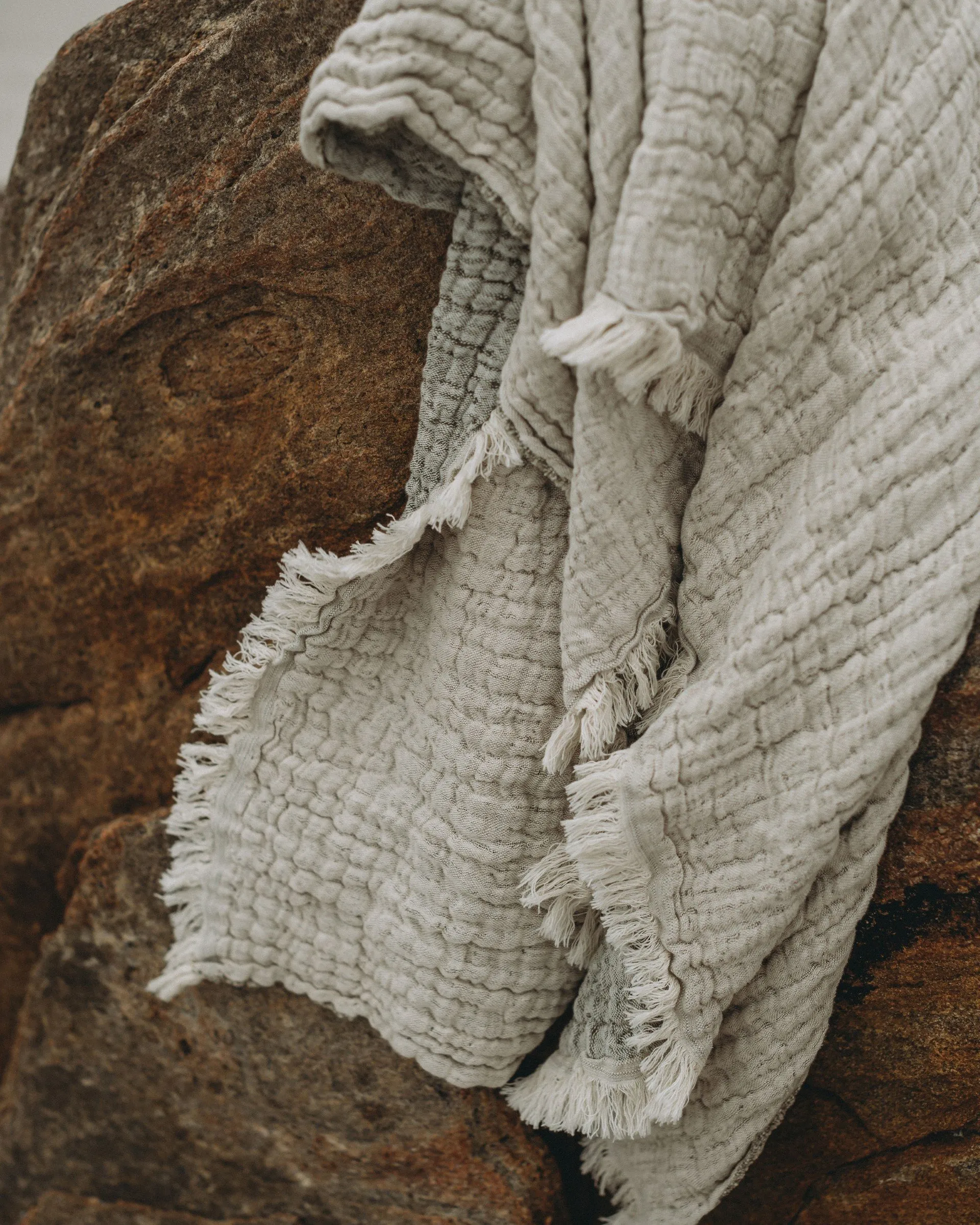 Lin 亚麻色 Mellow 毯子 110x110 cm, Kale_灰褐色 Garbo&Friends