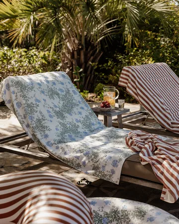 Plumbago 蓝雪花 毛圈浴巾 - 70x140 cm - Garbo&Friends