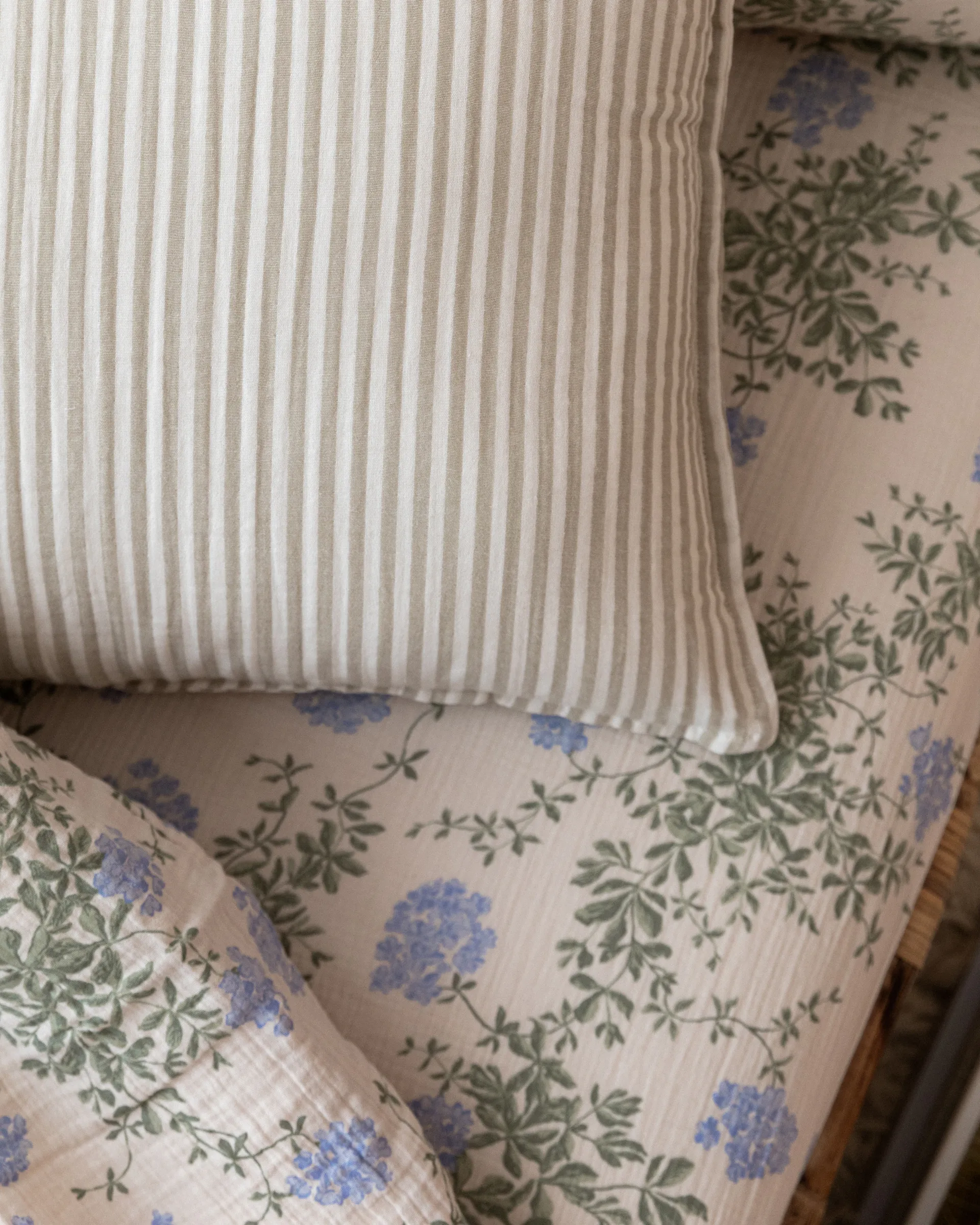 Plumbago 蓝雪花 平纹细布 床笠, 70x140x20 cm Garbo&Friends