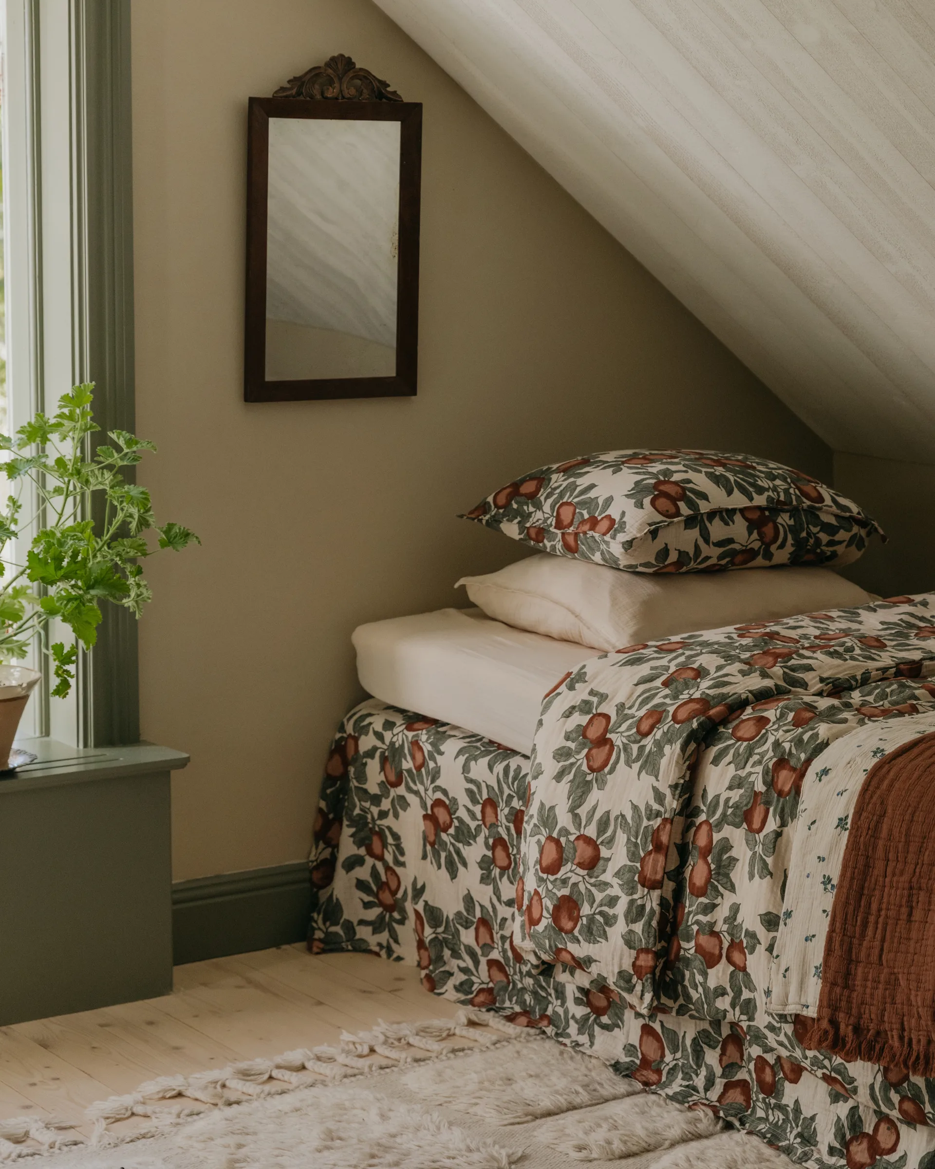 Pomme 苹果 平纹细布 床单（含床帷/床裙), 140x200x53 cm Garbo&Friends