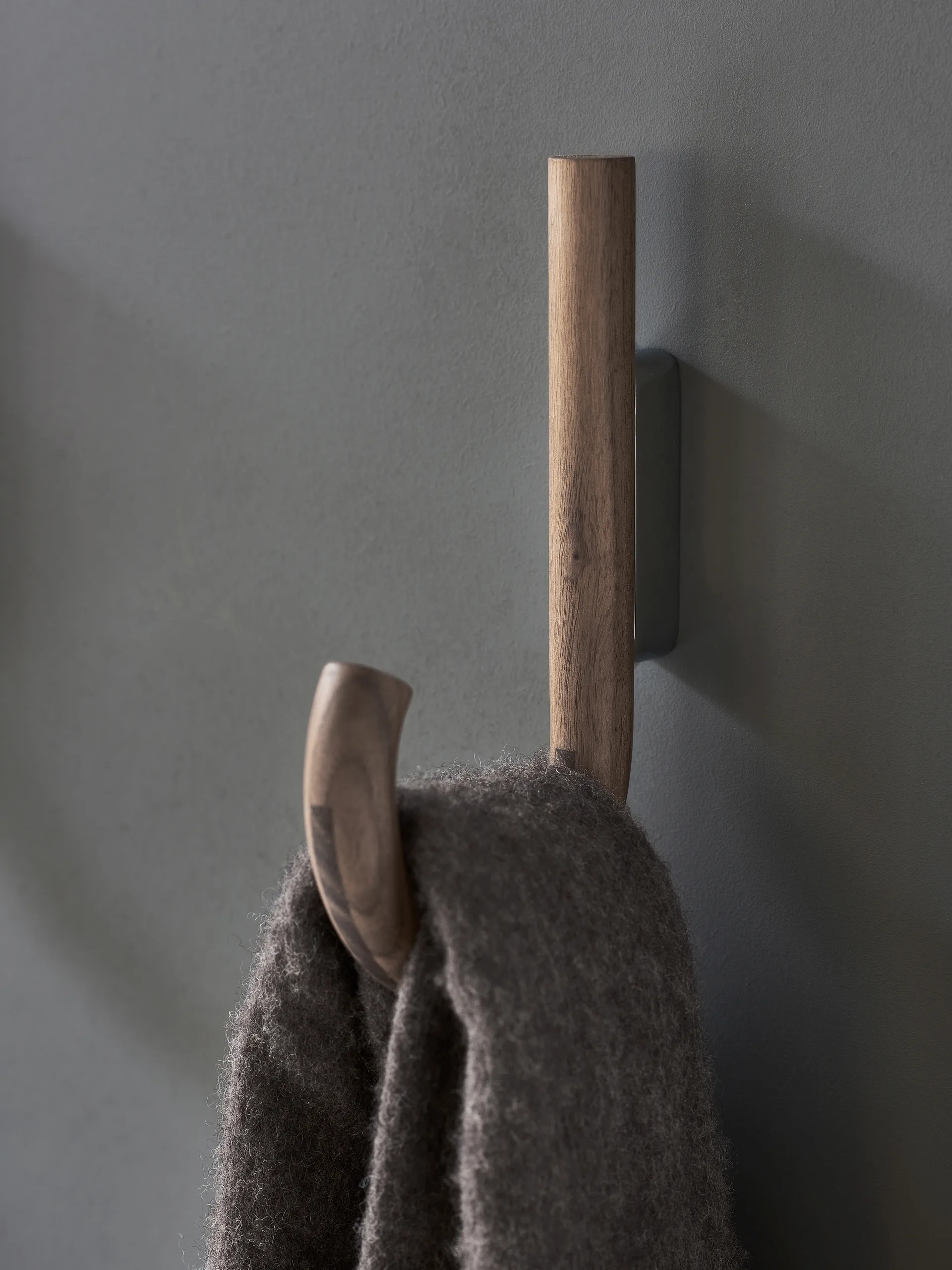 Hook 挂钩19cm, 胡桃木色_黑色 Gejst