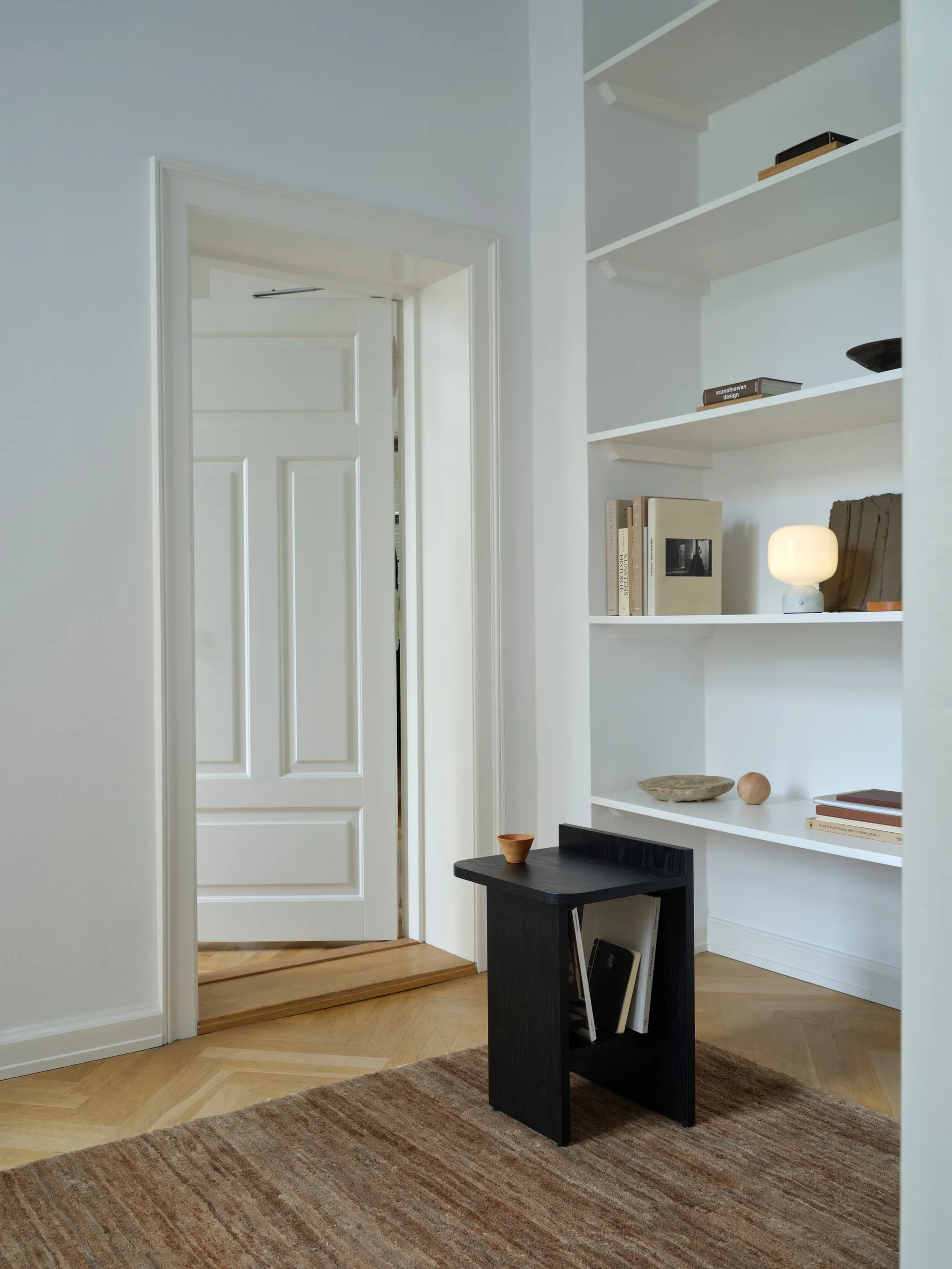 Ismo 小边桌, 黑色 白蜡木 Gejst