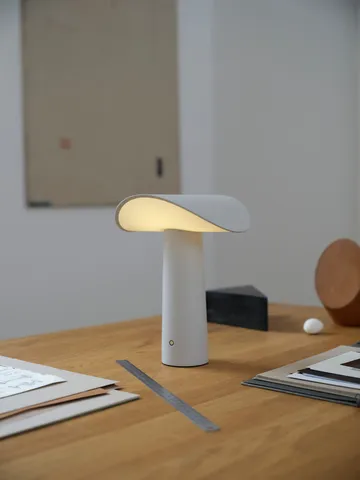 Lium 便携 台灯 22.5 cm - 暖灰色 - Gejst