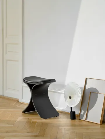 Luno 凳子 48x28x72 cm - 黑色 自然木色-黑色 皮革 - Gejst