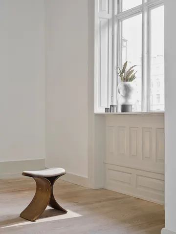 Luno 凳子 48x28x72 cm - Dark 自然木色–dark 米色 textile - Gejst