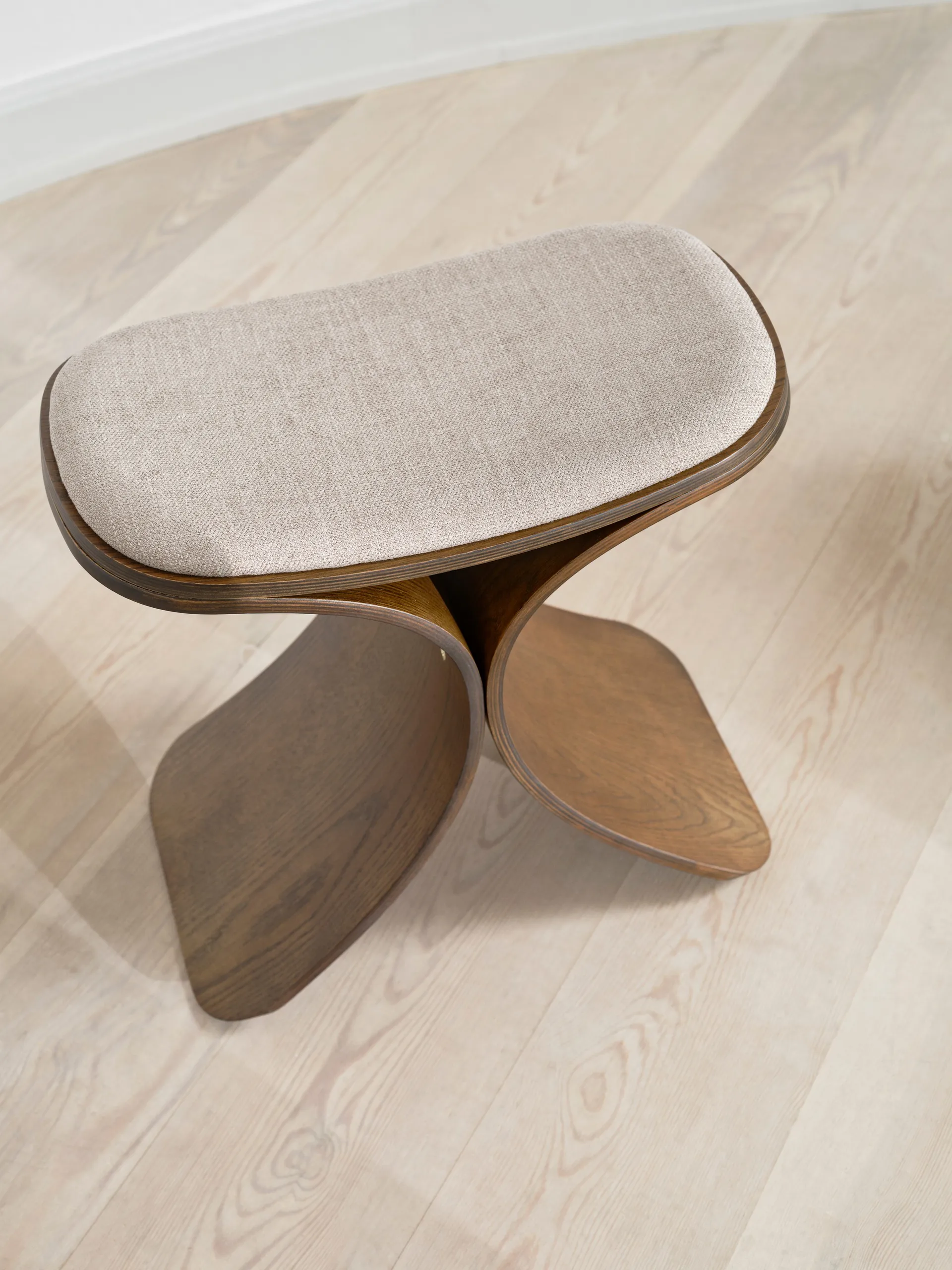 Luno 凳子48x28x72cm, 深橡木_深米色织物 Gejst