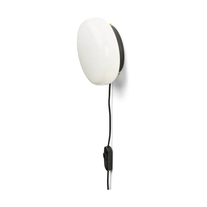 Opa 壁灯21.5cm - 乳白玻璃_黑色 - Gejst