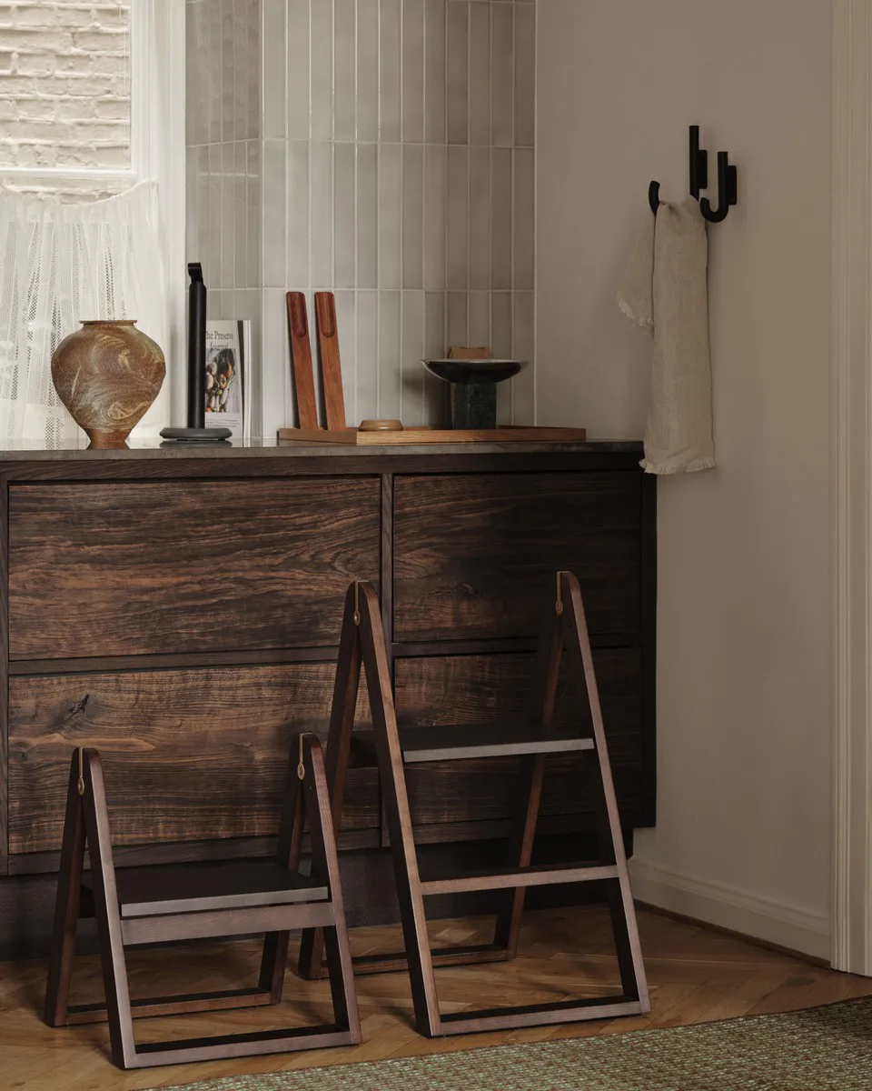 Reech step 凳子, Dark 白蜡木 Gejst