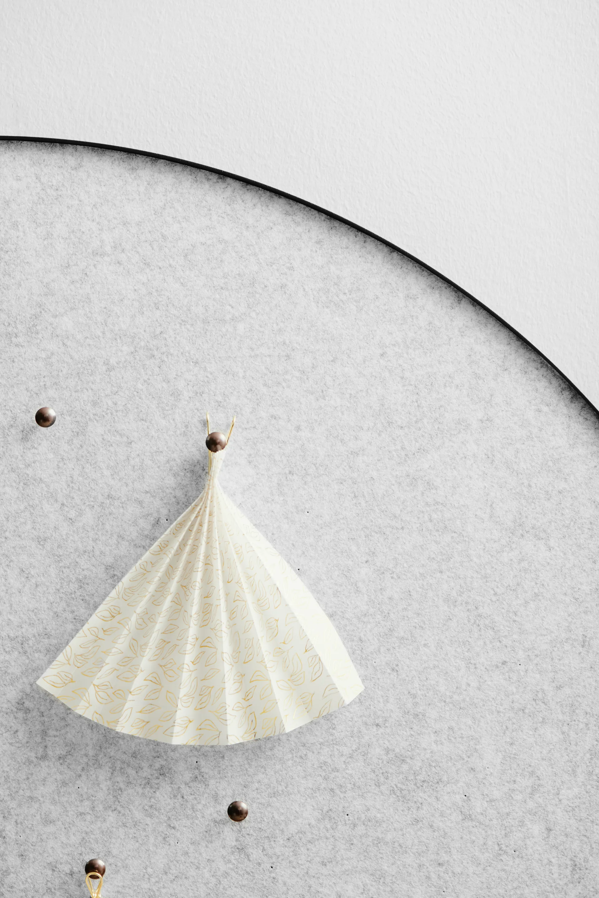 Retell 公告板 Ø80cm, 浅灰色 Gejst