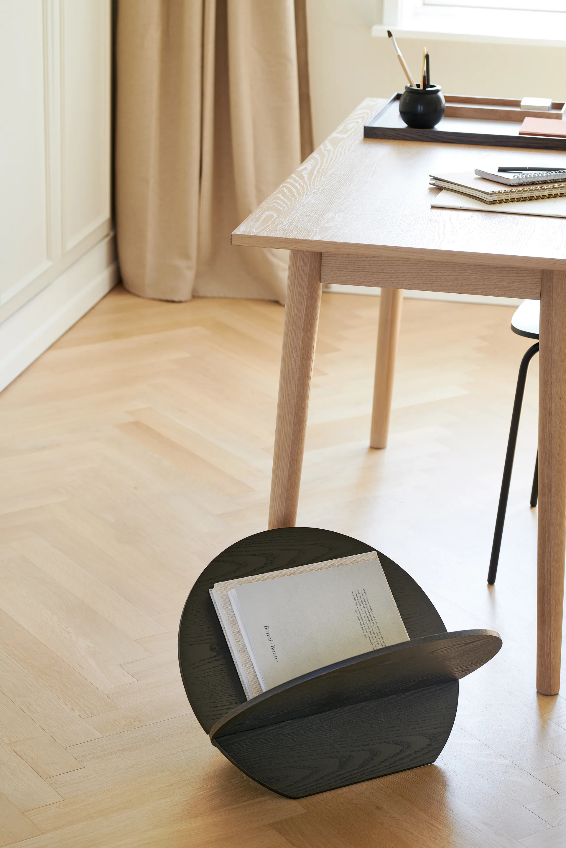 Silia newspaper stand, Black box Gejst