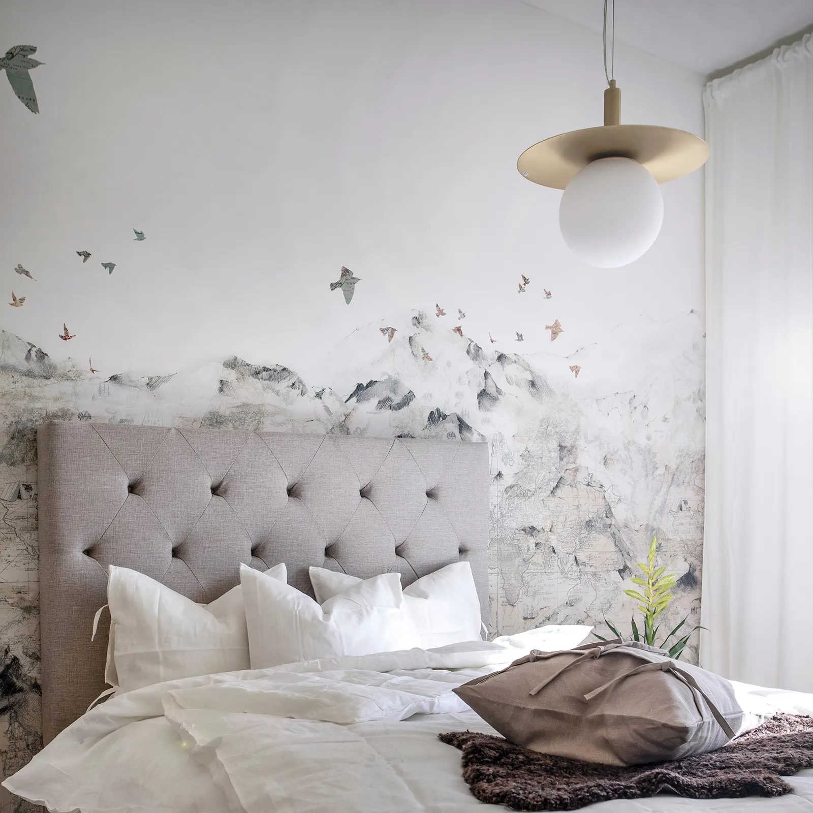 Art Deco ceiling 灯, brass-opal glass Globen Lighting