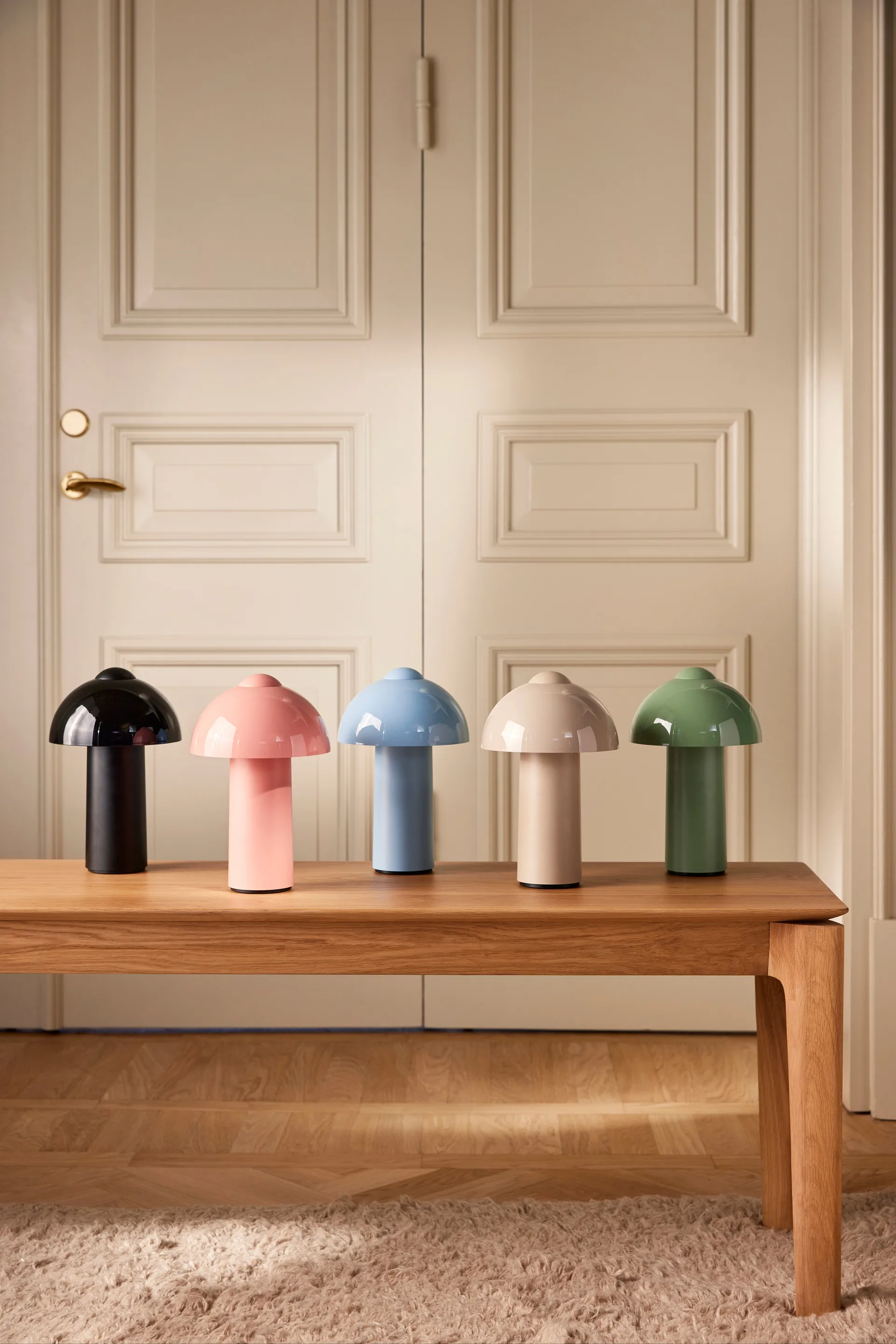 伴光 Buddy 便携版_蘑菇台灯多色可选 , 黑色 Globen Lighting