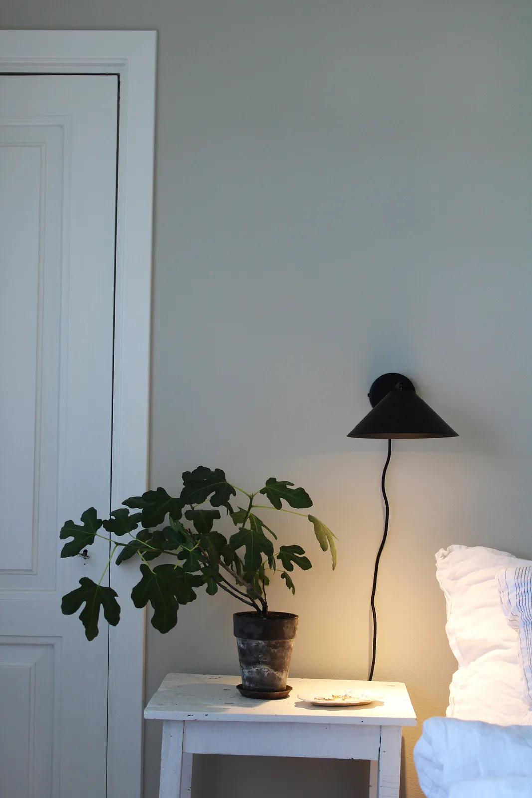 Cannes 20北欧风壁挂灯具, 黑色 Globen Lighting