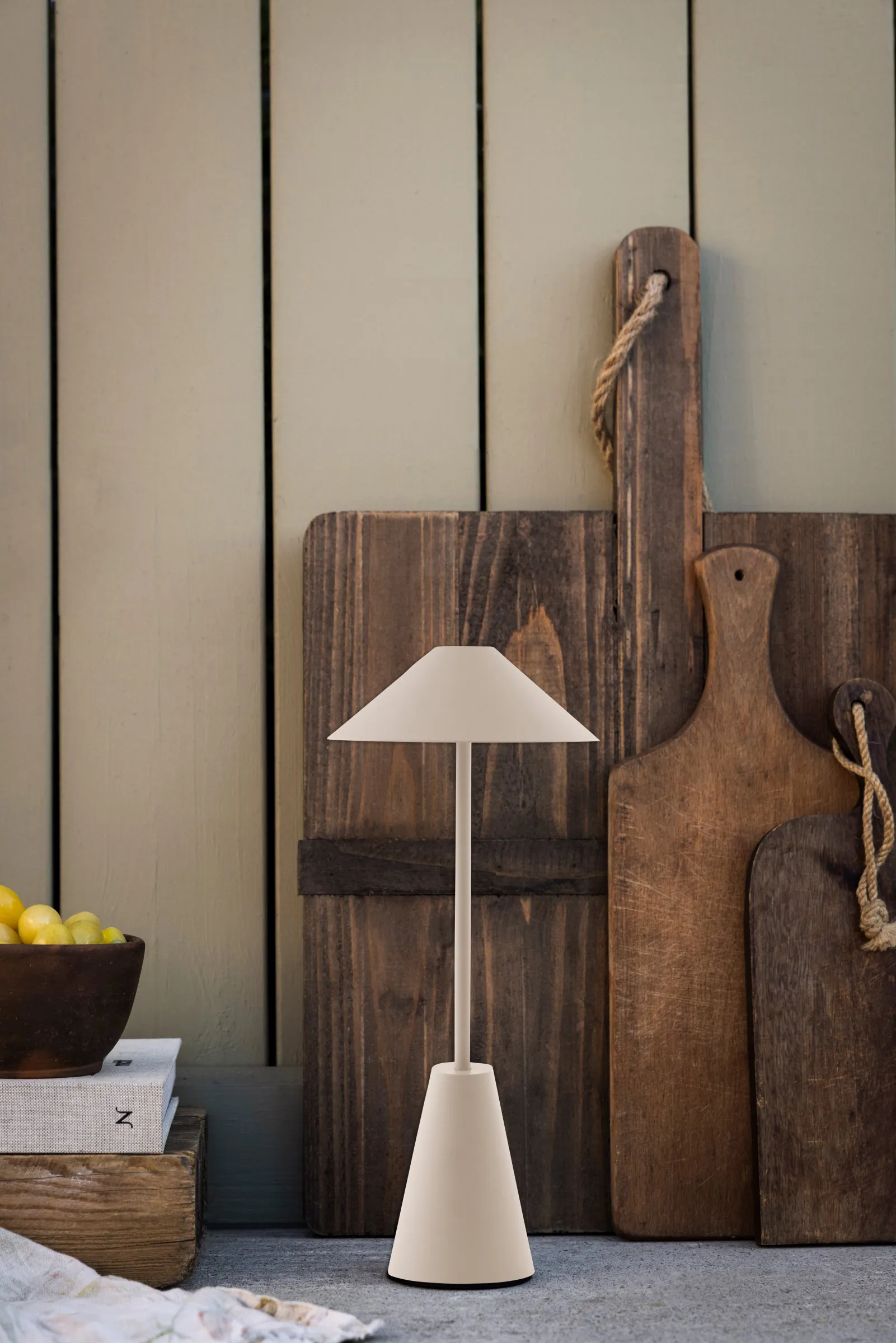 Cannes 32 便携 台灯, Mud Globen Lighting