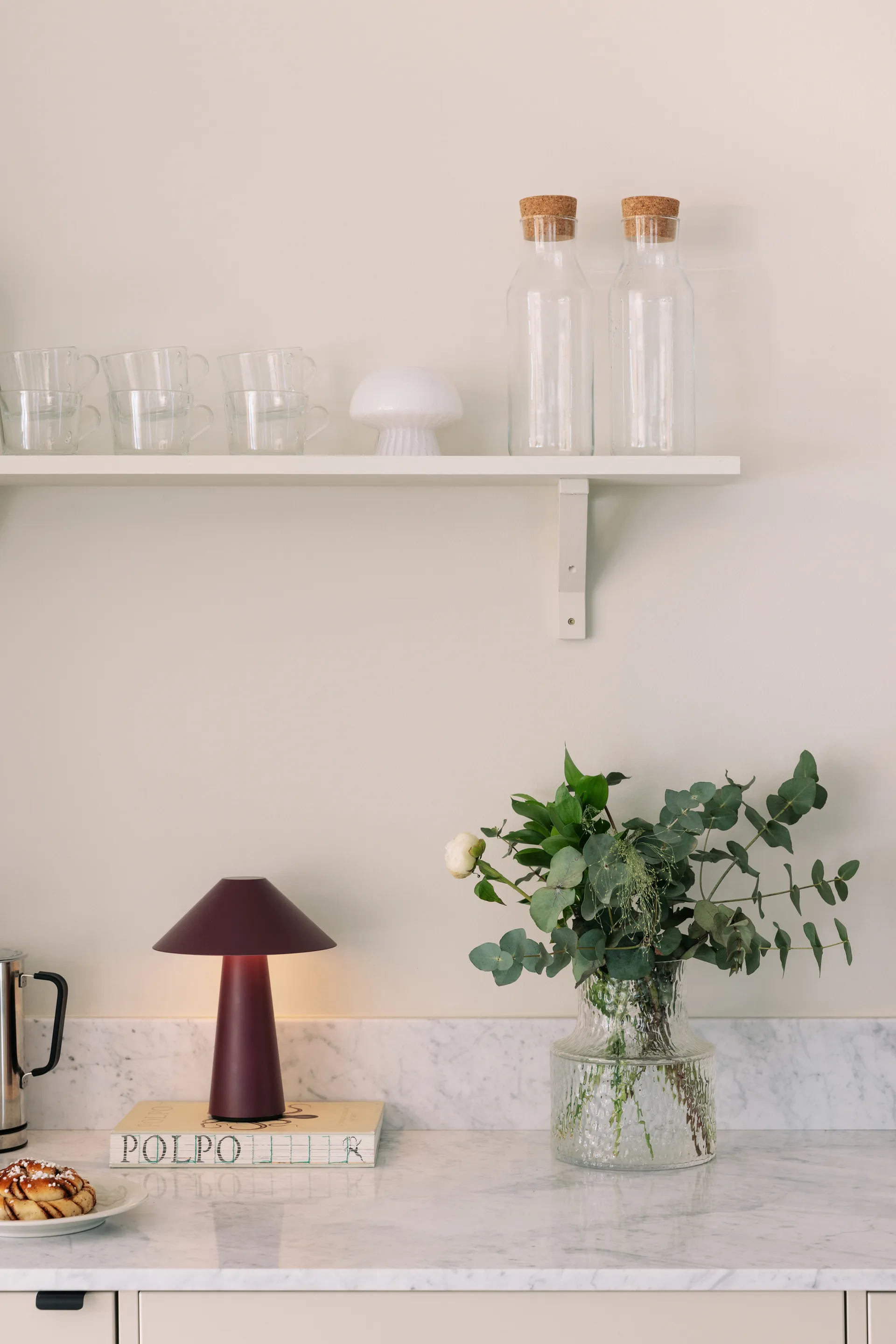 Cannes 戛纳系列无线便携充电台灯, Burgundy Globen Lighting