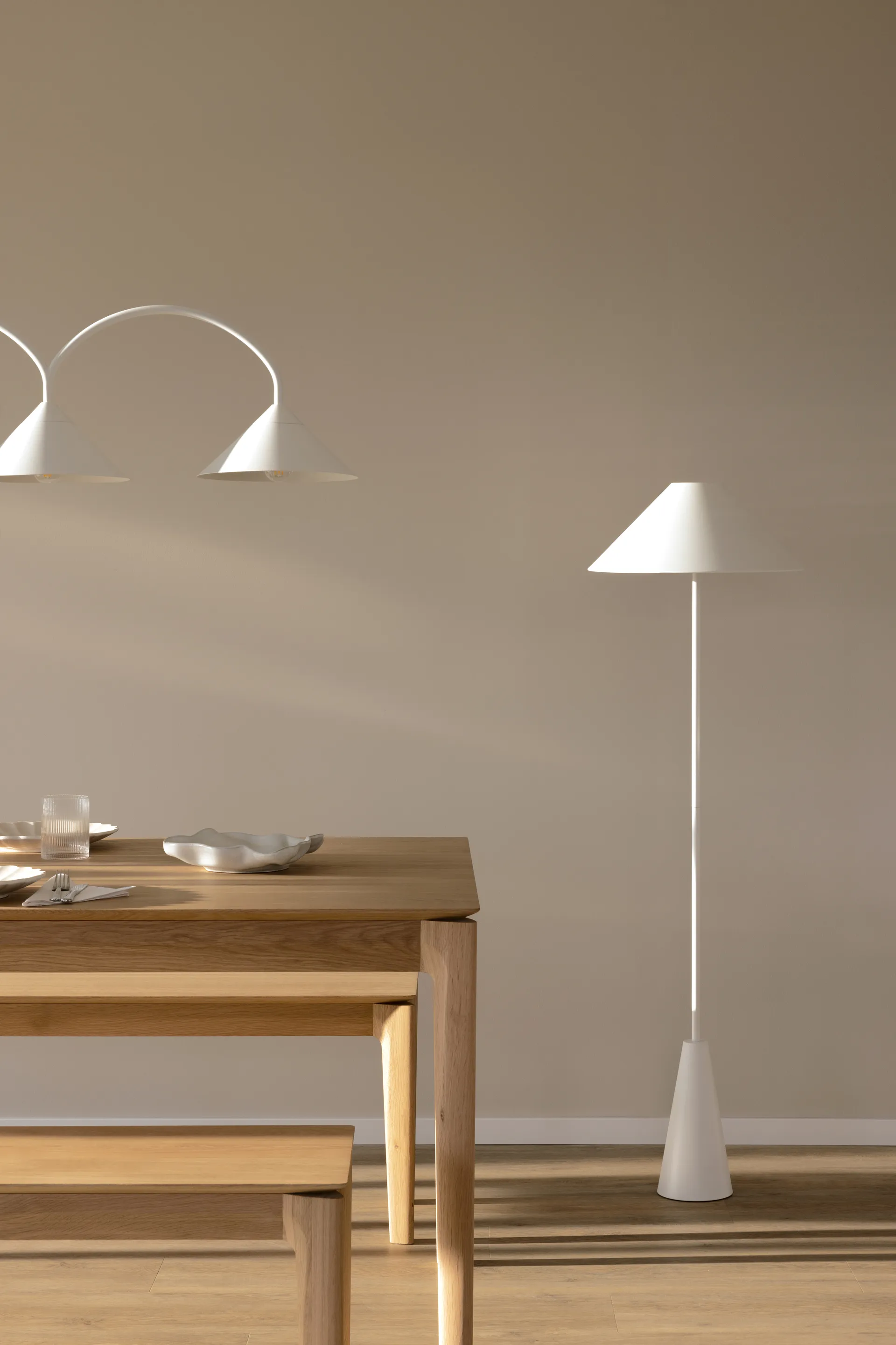 Cannes落地灯140cm, 白色 Globen Lighting