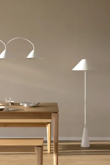 Cannes落地灯140cm - 白色 - Globen Lighting