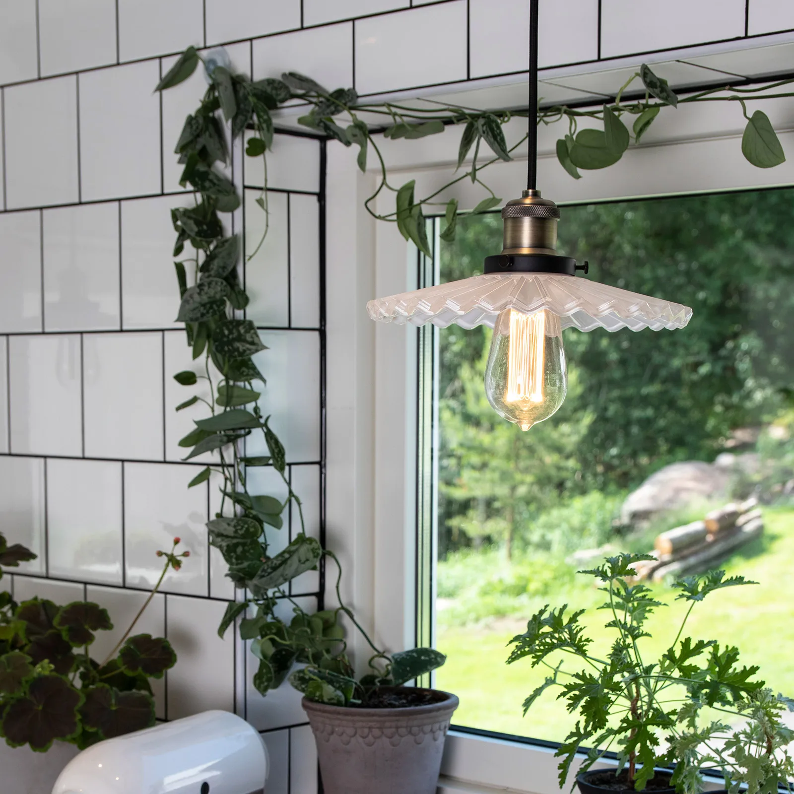 Cobbler 吊灯 Ø25 cm, 白色 Globen Lighting