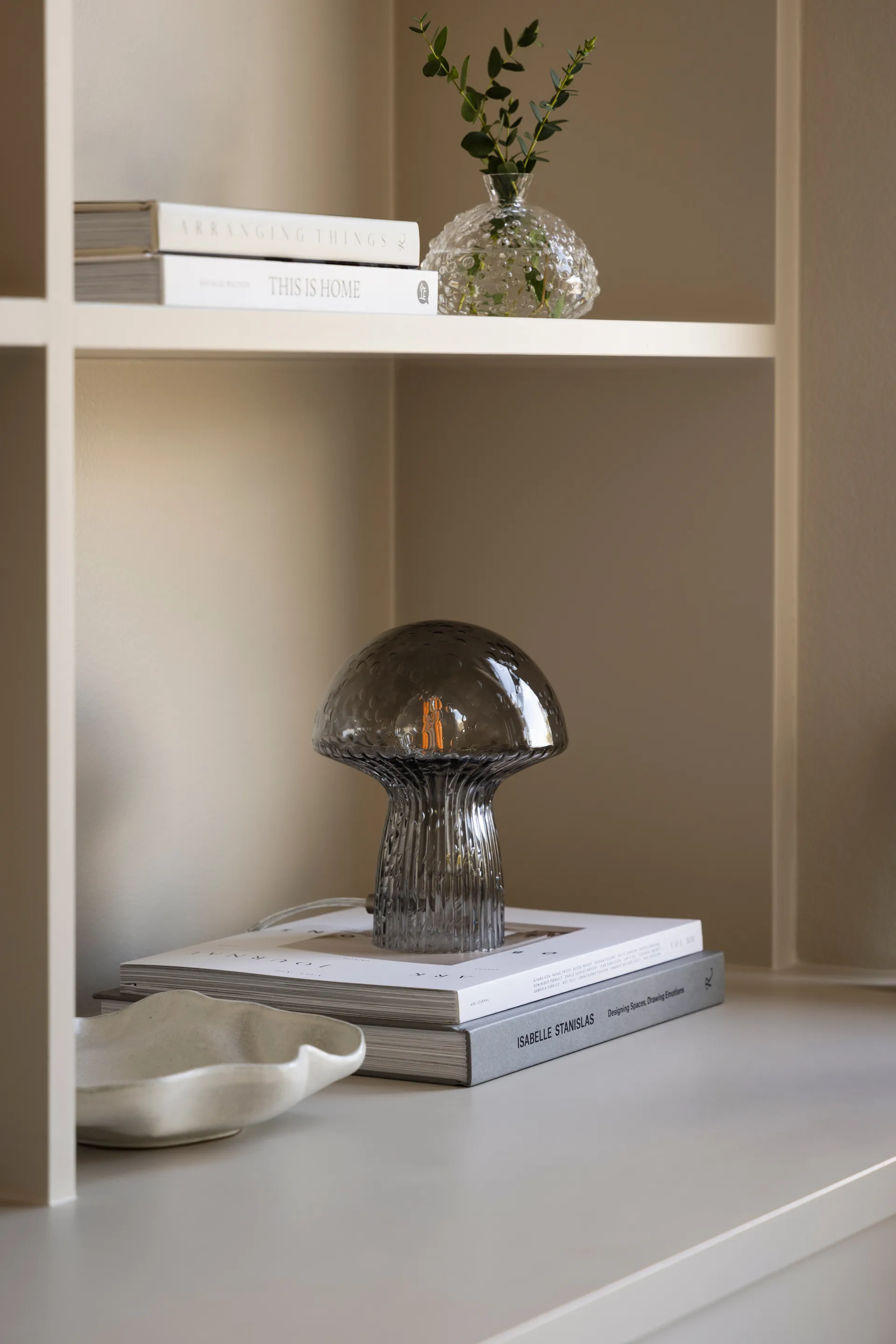 Fungo 特别版烟灰色台灯, 直径16cm_高20cm Globen Lighting