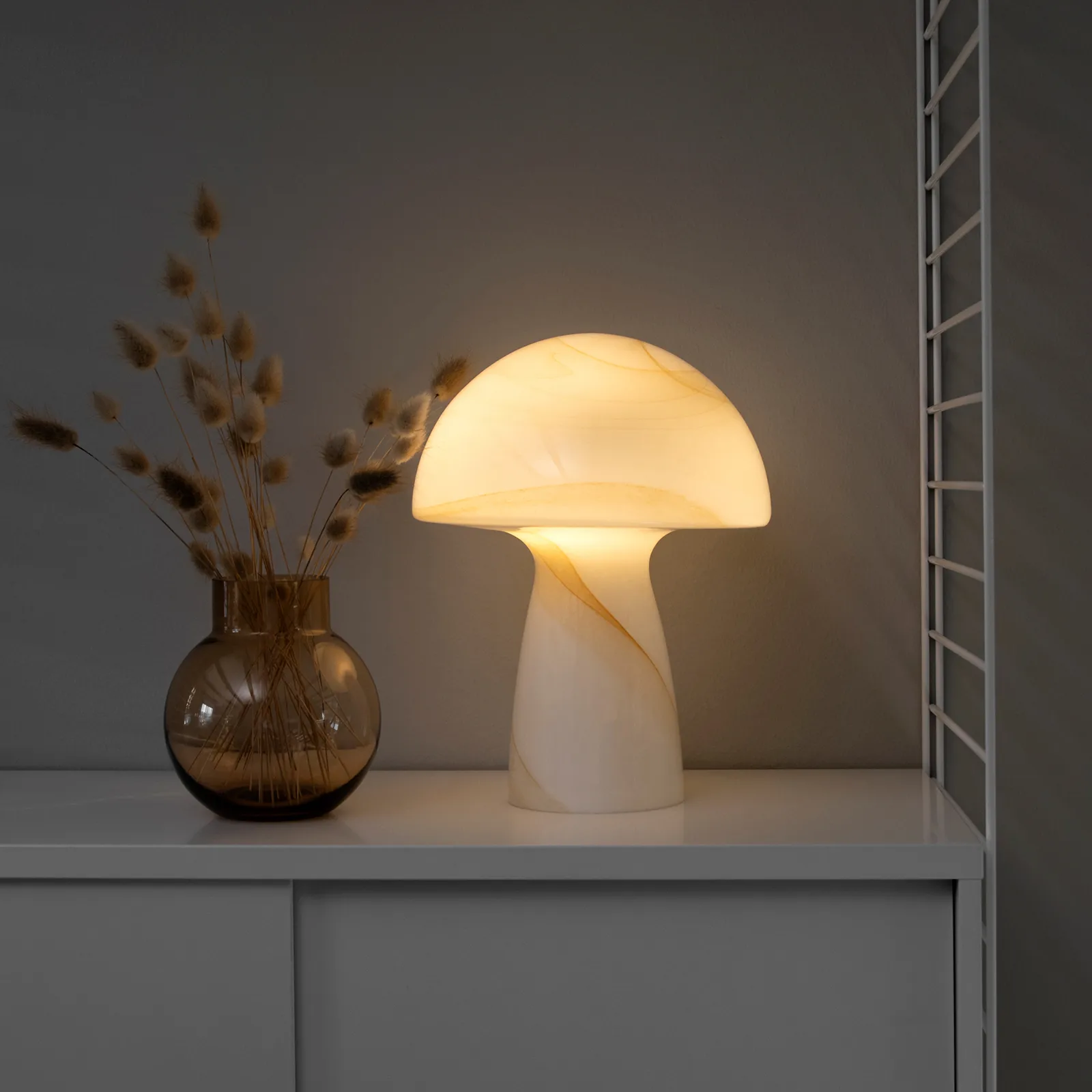 Fungo台灯 米色, 30cm Globen Lighting