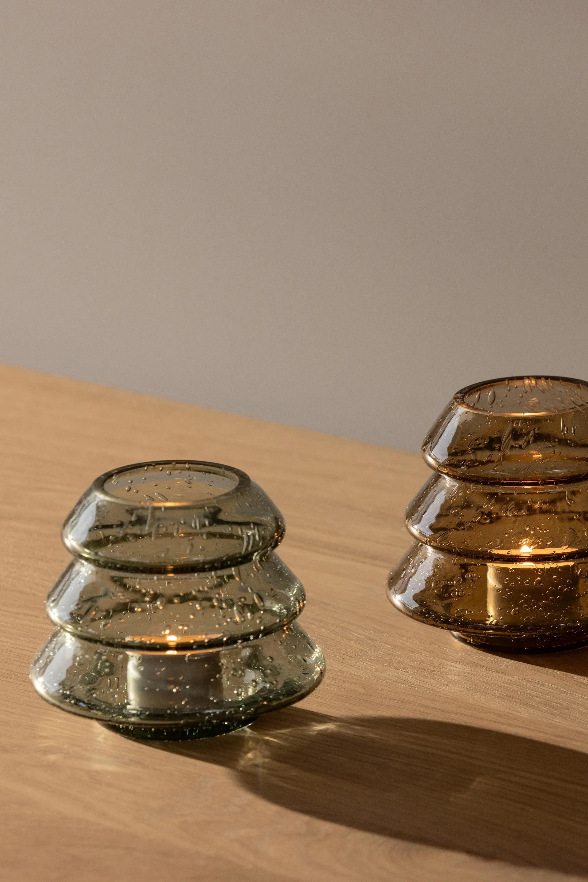 Gran 12 tealight holders, 绿色 Globen Lighting