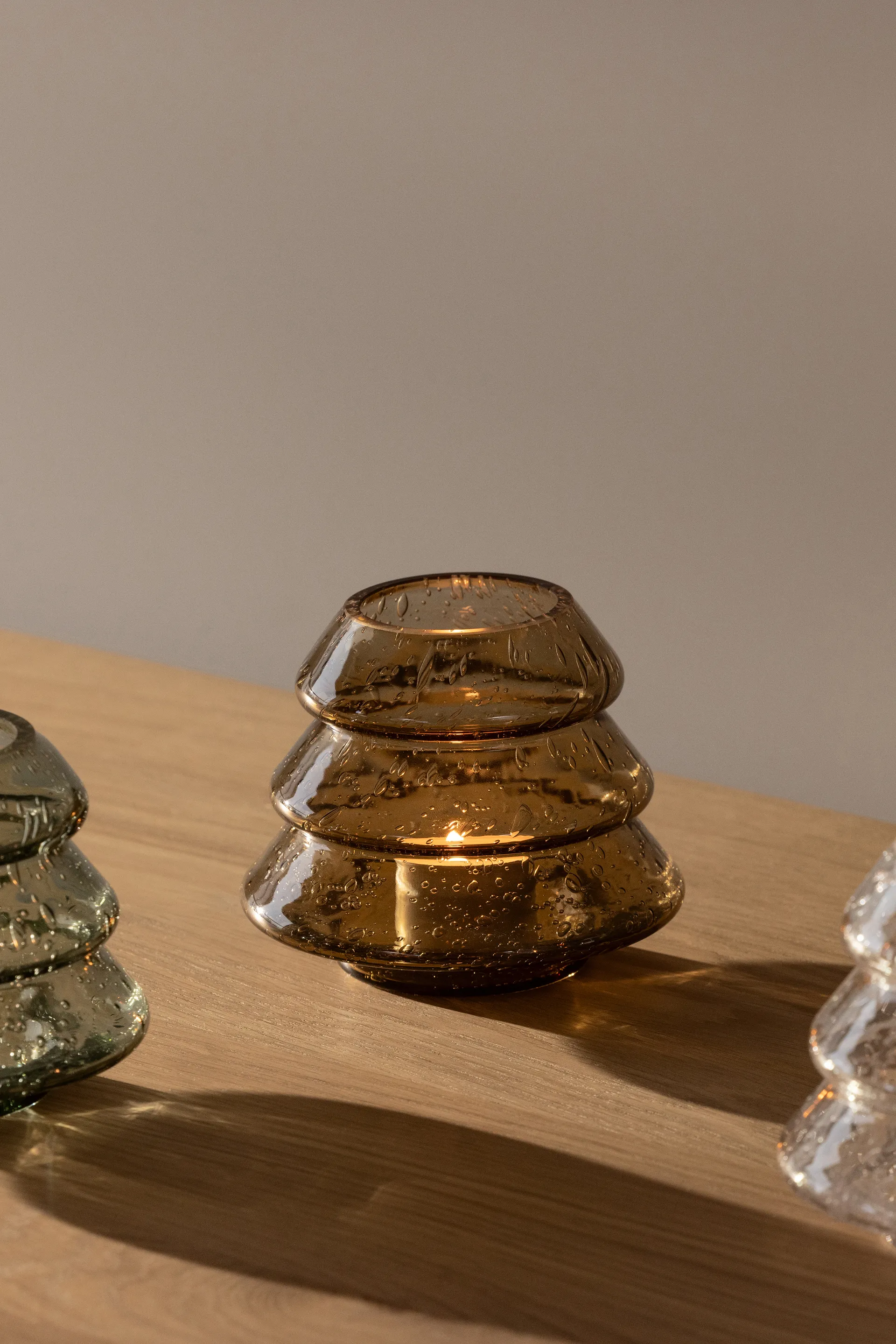 Gran 12 tealight holders, 褐色 Globen Lighting