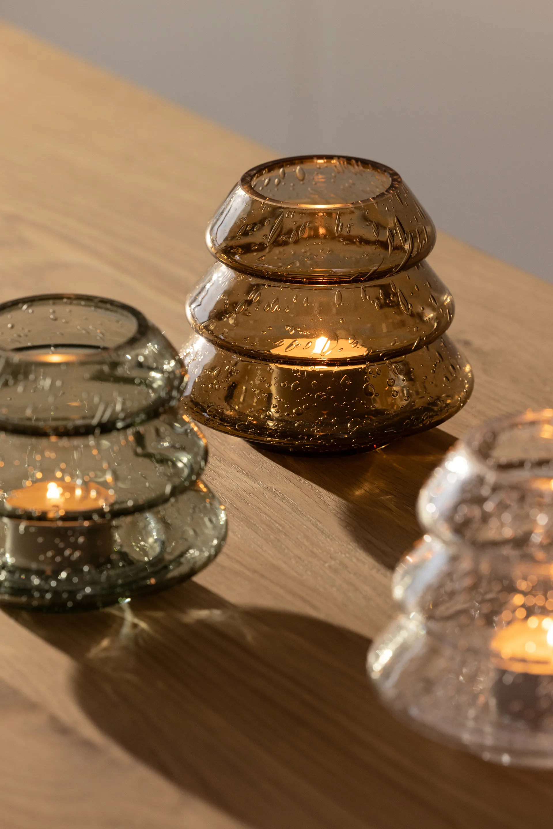 Gran 12 tealight holders, 褐色 Globen Lighting
