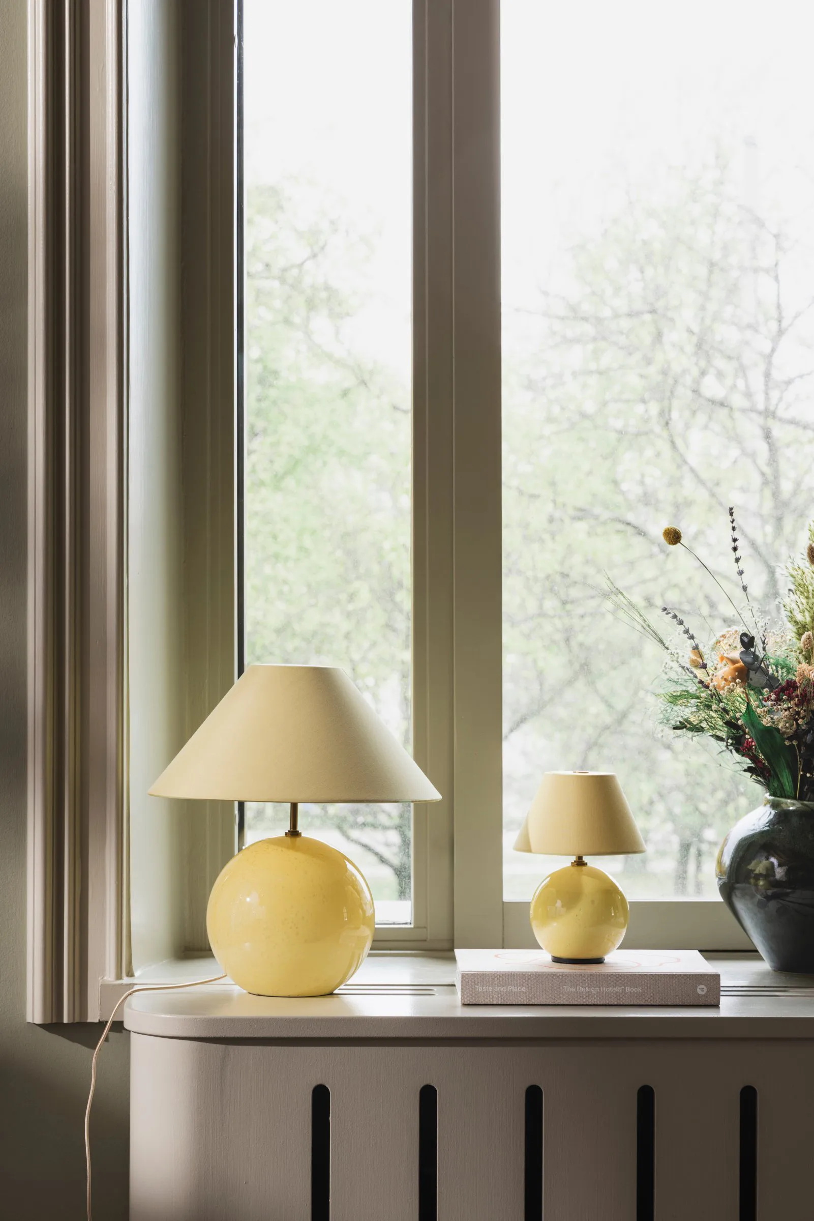 Iris 16 便携 台灯, Butter 黄色 Globen Lighting