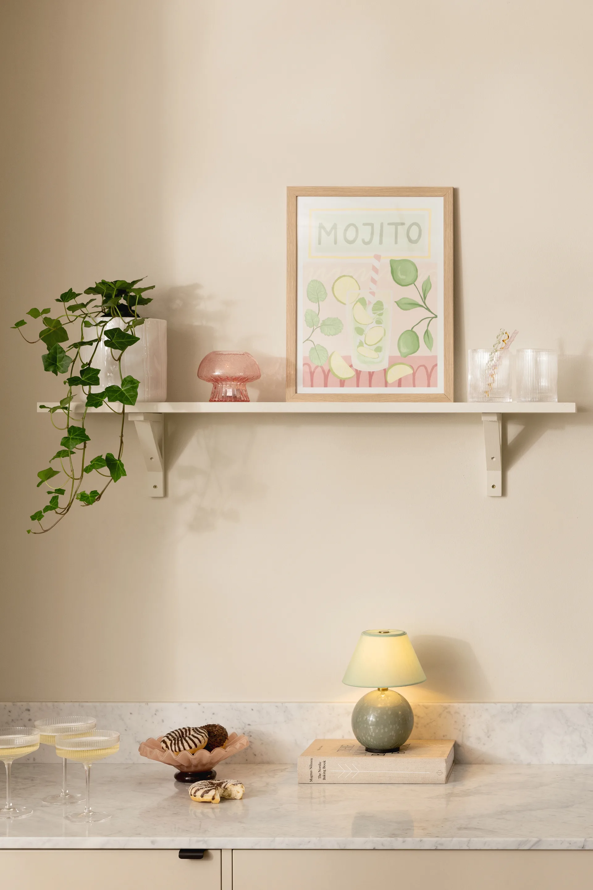 Iris 16 鸢尾系列 便携台灯, 绿色 Globen Lighting