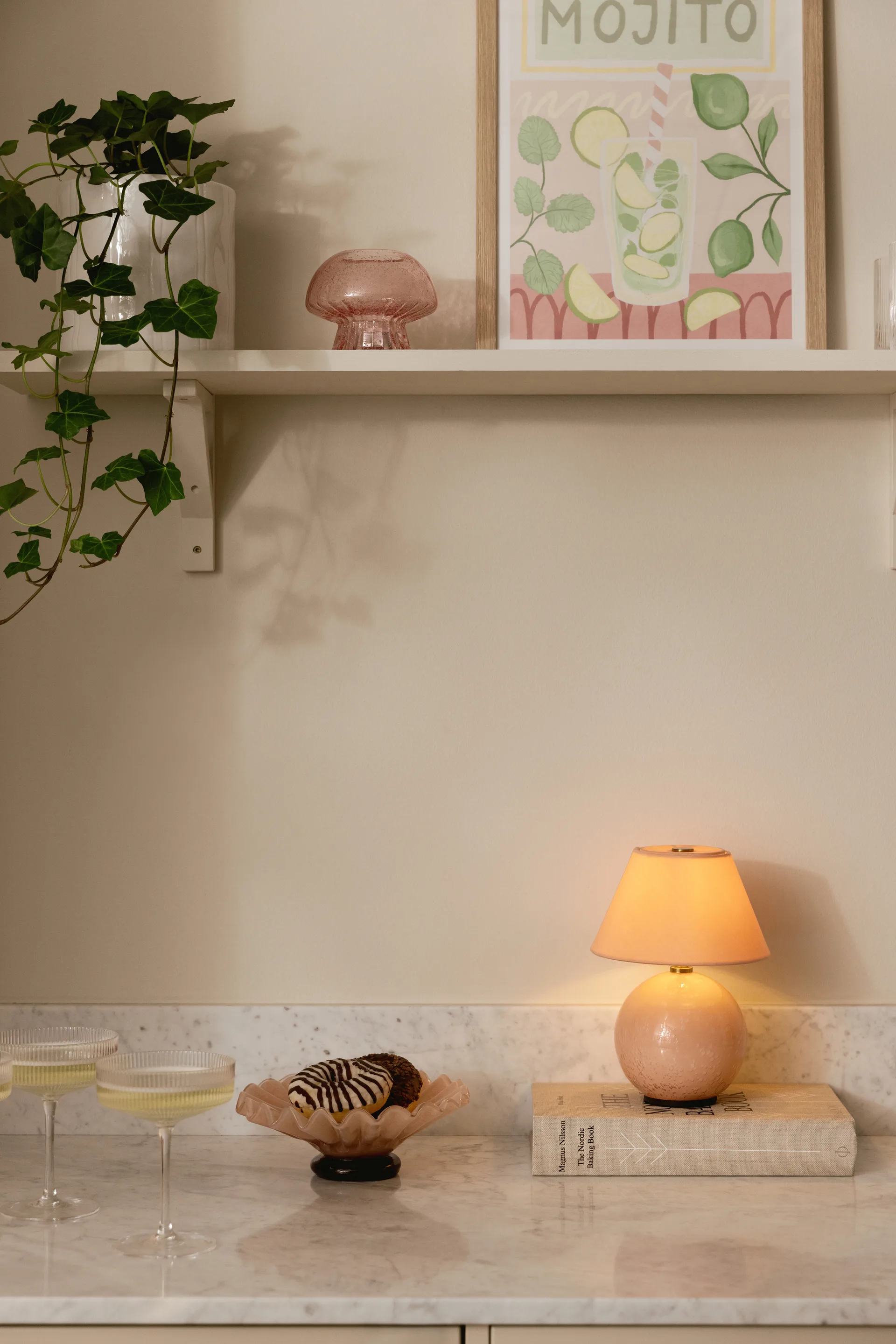 Iris 16 鸢尾系列 便携台灯, 腮红粉 Globen Lighting