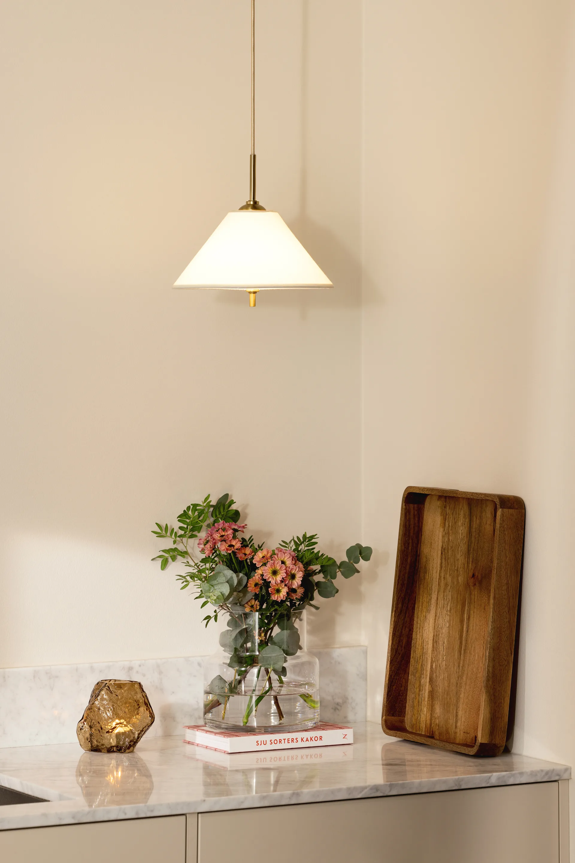 Iris 吊灯 25, 奶油色 Globen Lighting