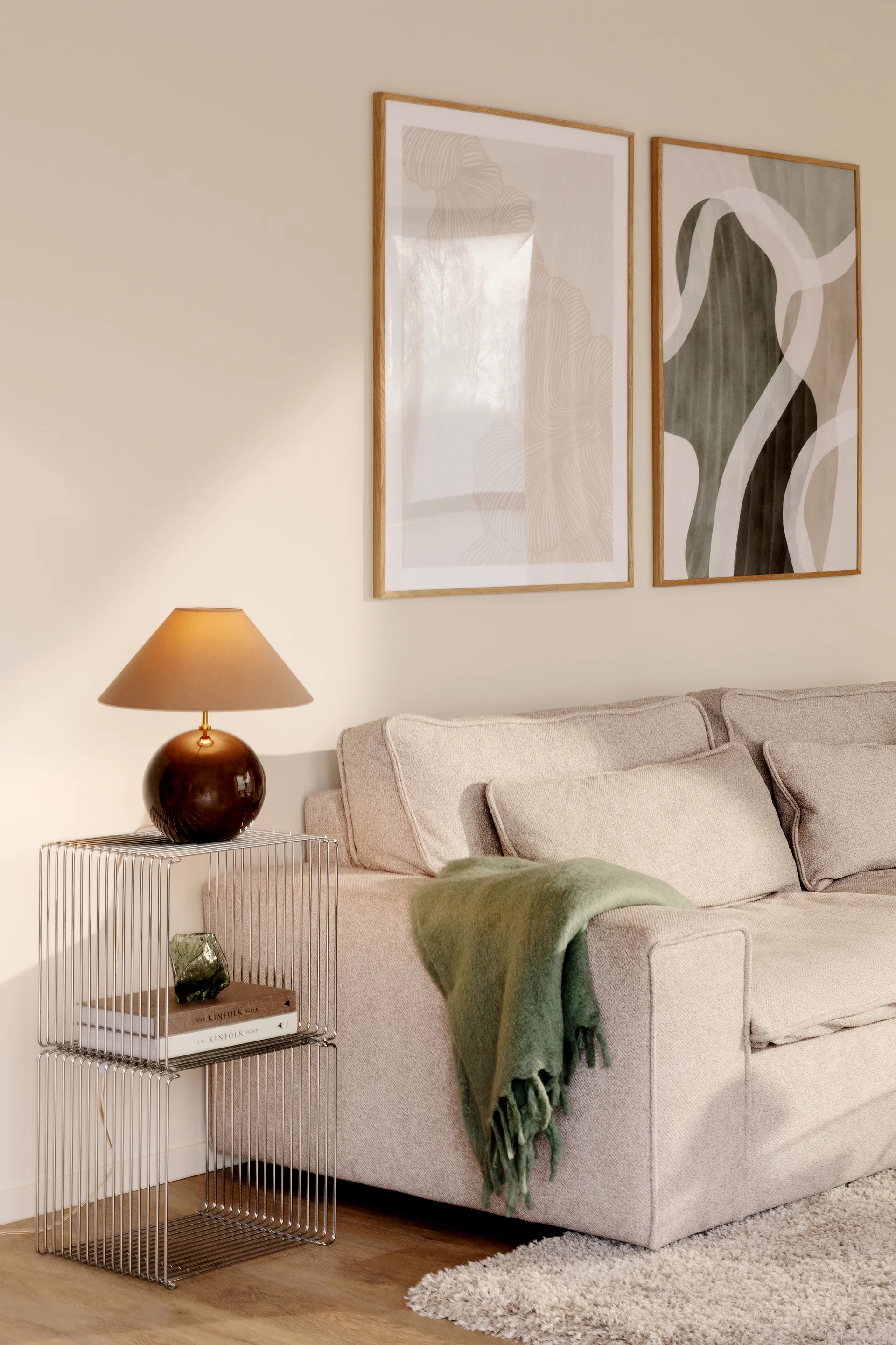 Iris 35 鸢尾系列 玻璃布艺台灯 , Mocha Globen Lighting