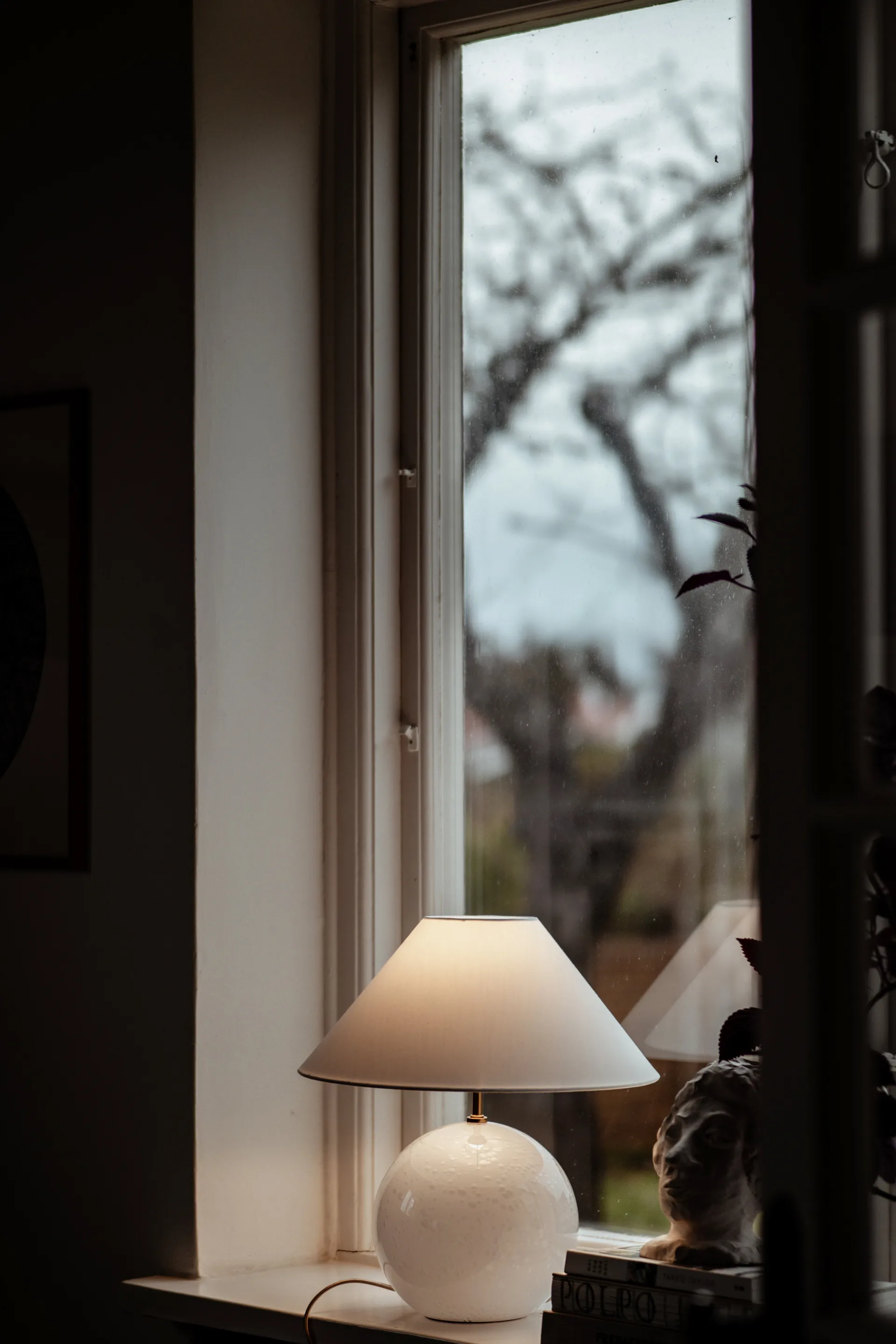 Iris 35 鸢尾系列 玻璃布艺台灯 , 白色 Globen Lighting