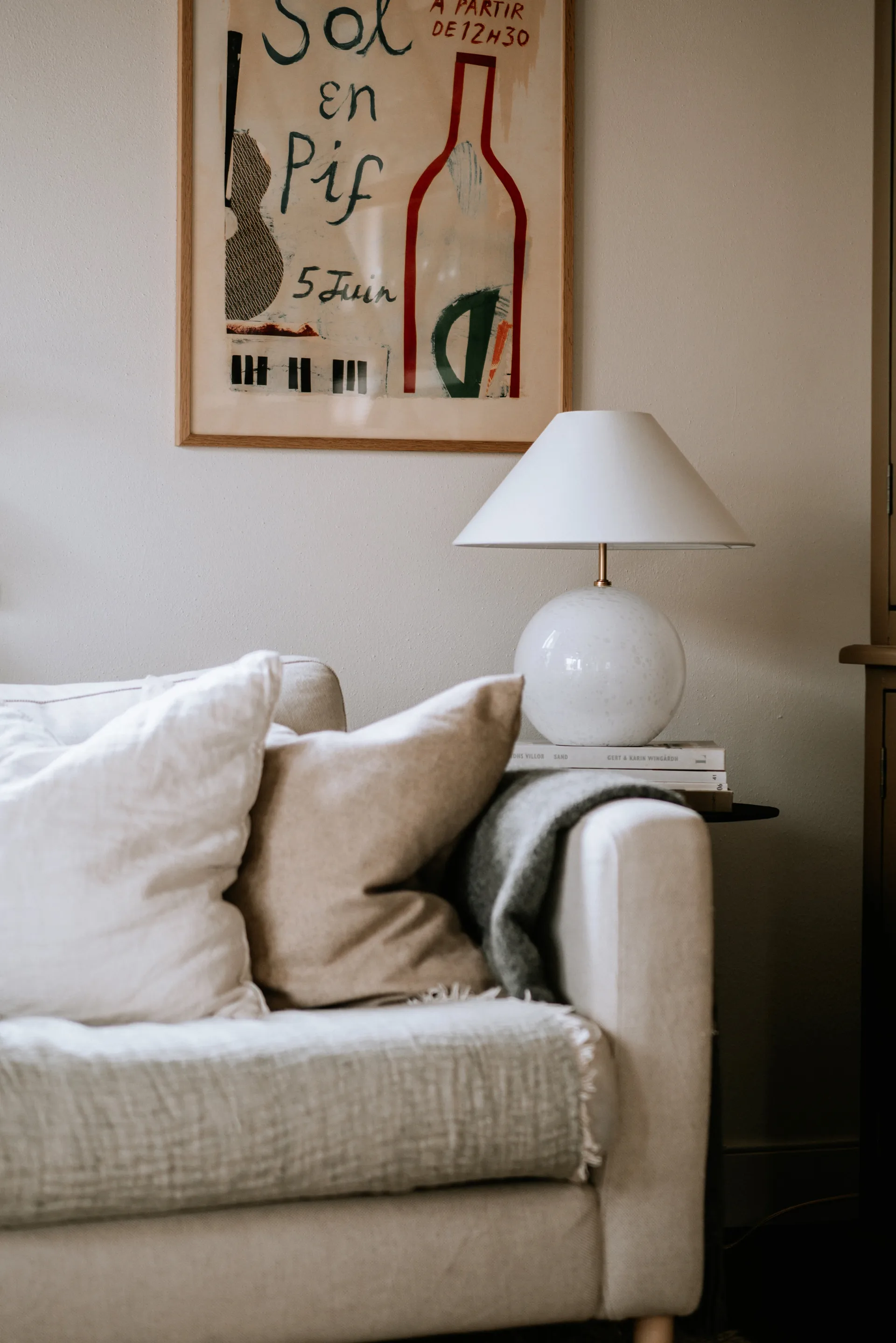 Iris 35 鸢尾系列 玻璃布艺台灯 , 白色 Globen Lighting