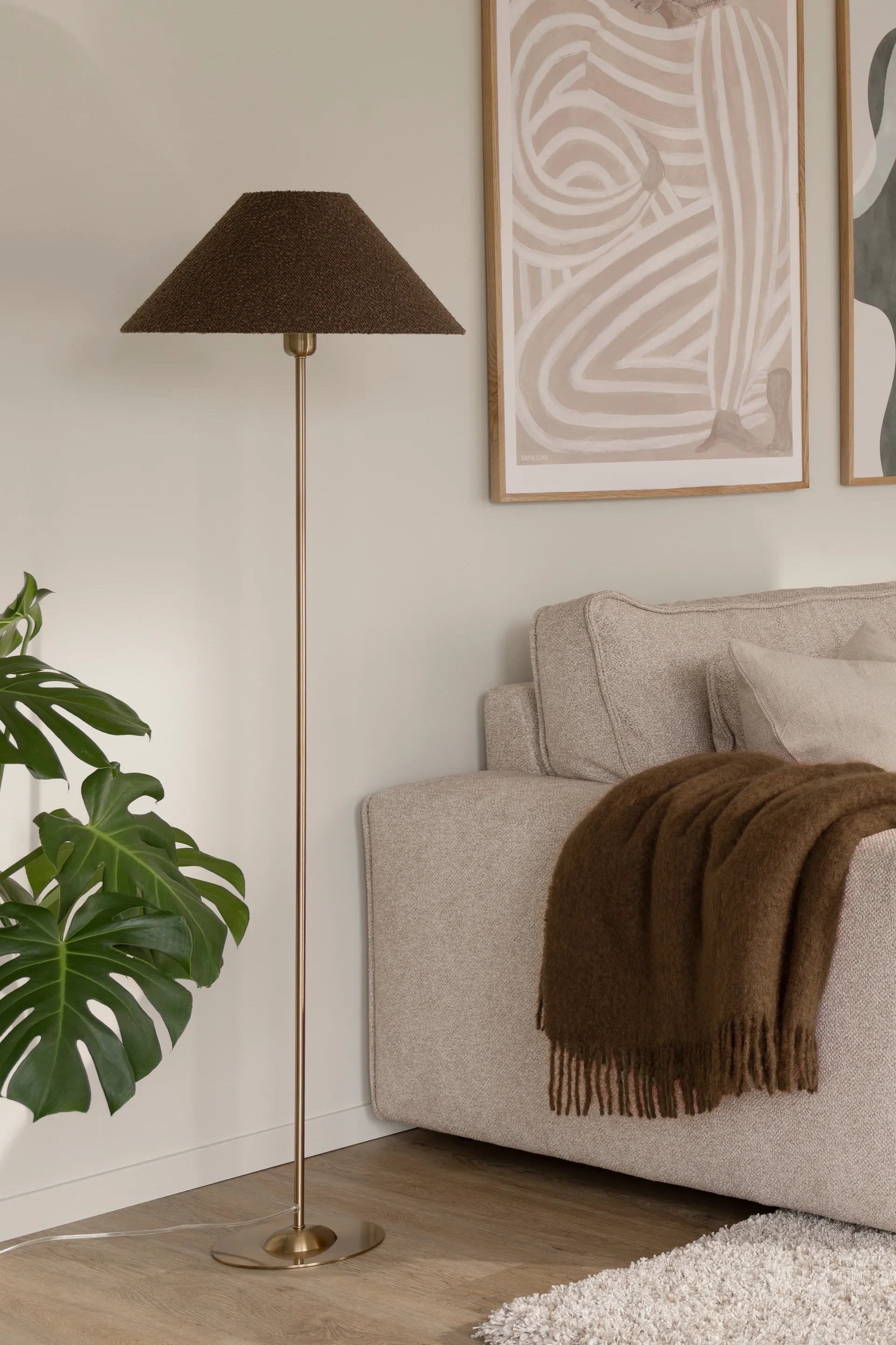 Iris 鸢尾系列 落地灯底座, 拉丝黄铜 Globen Lighting