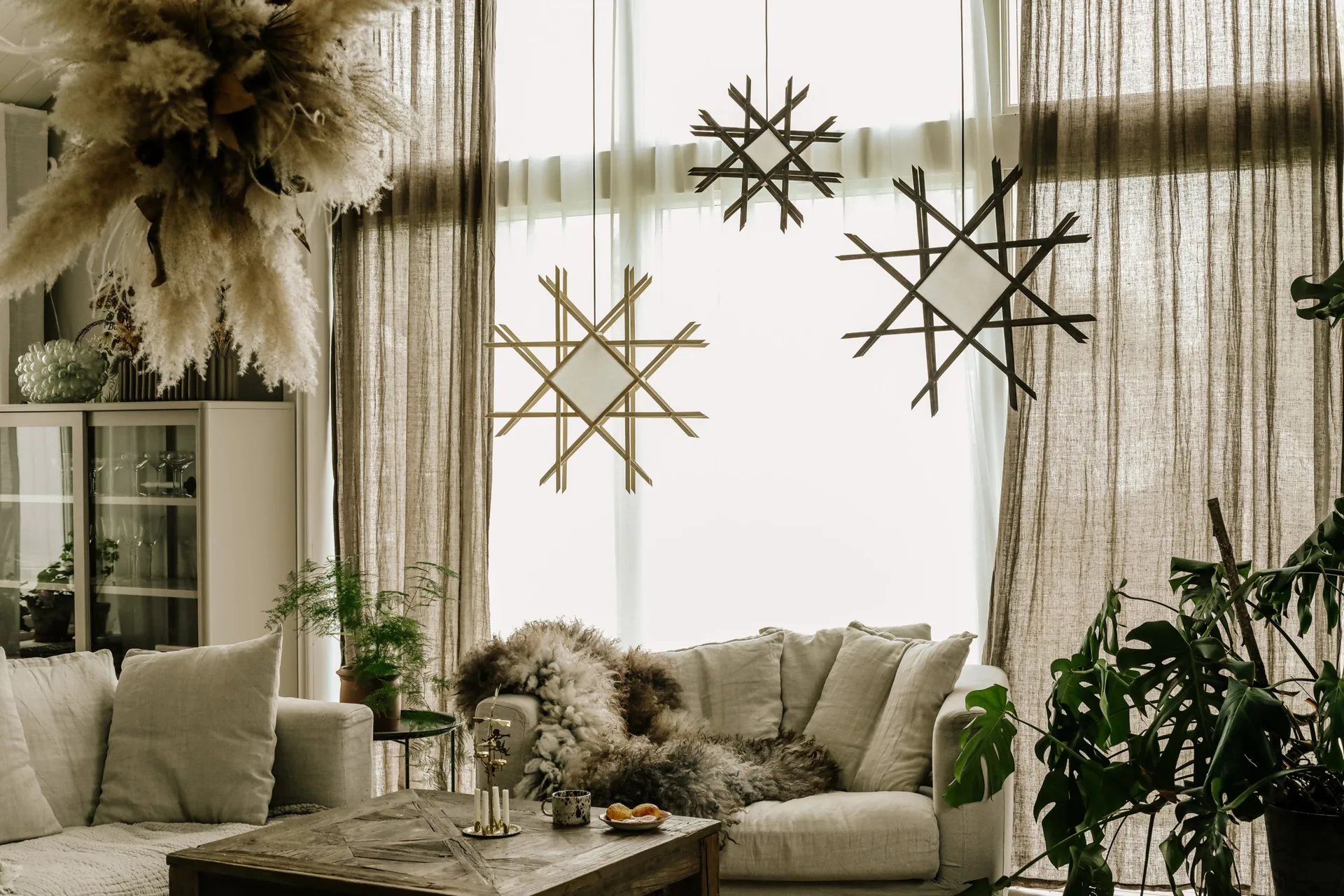 Lea 45 Christmas star, Brown Globen Lighting