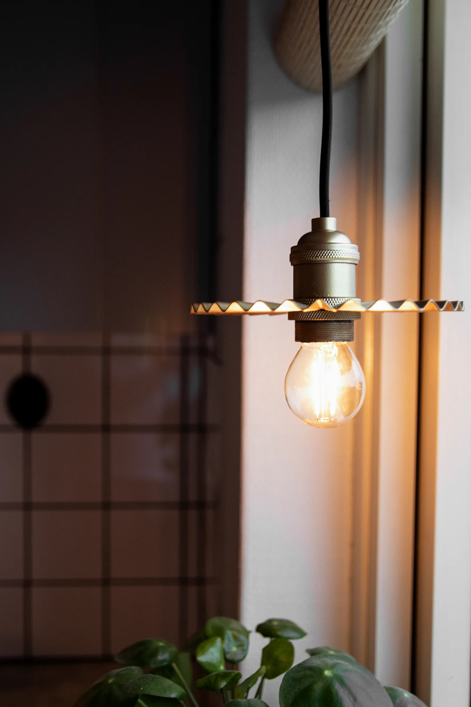 Omega 吊灯 Ø15cm, 金色 Globen Lighting