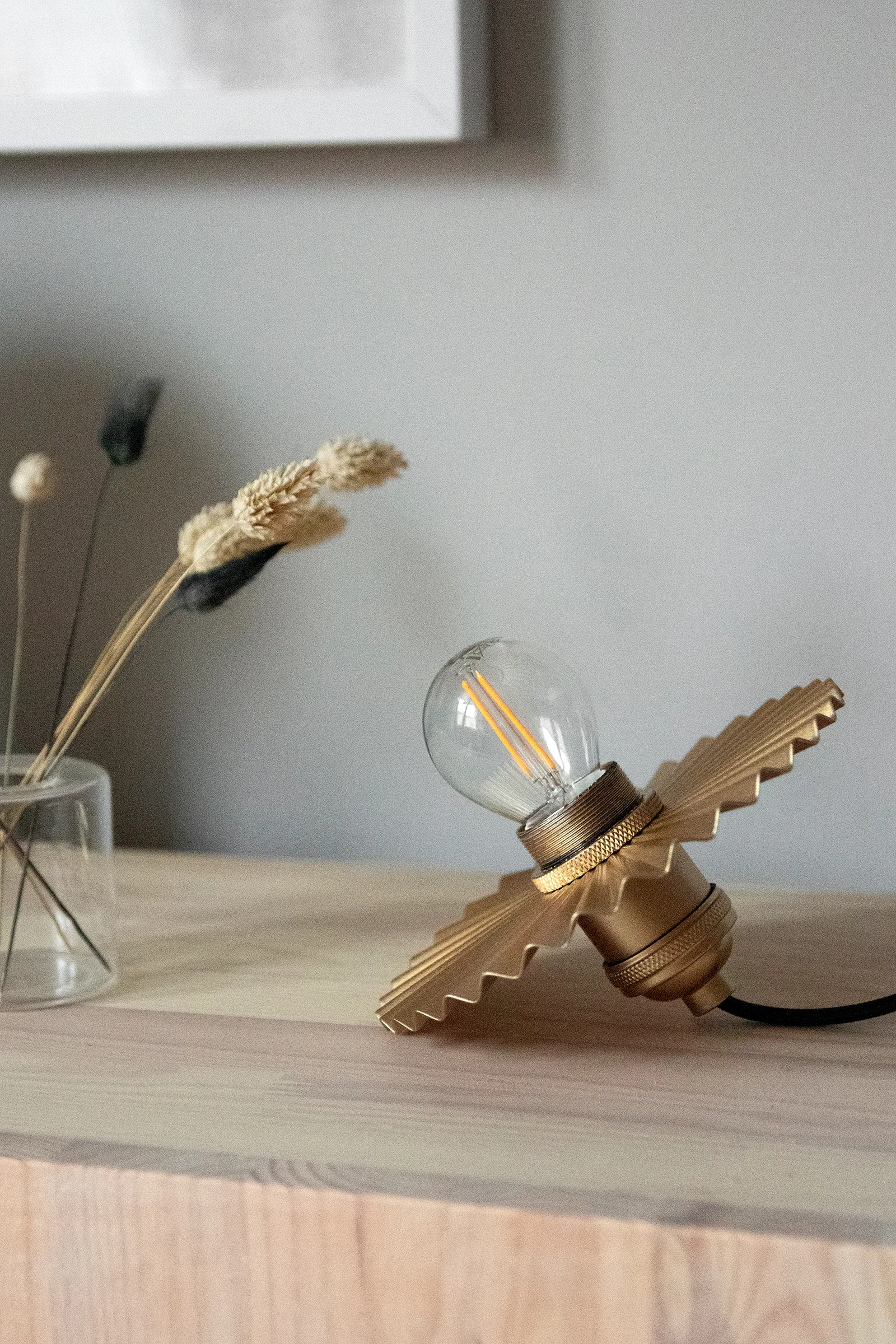 Omega 吊灯 Ø15cm, 金色 Globen Lighting