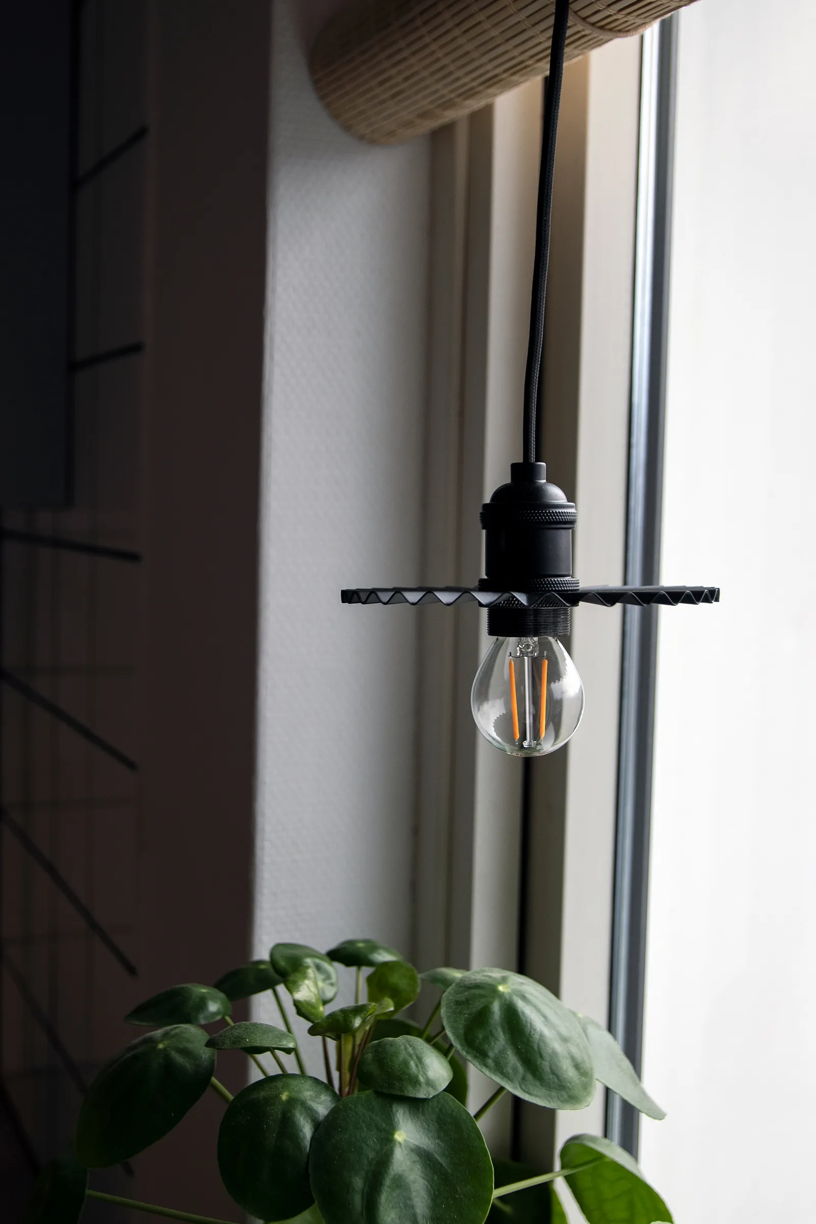 Omega 吊灯 Ø15cm, 黑色 Globen Lighting