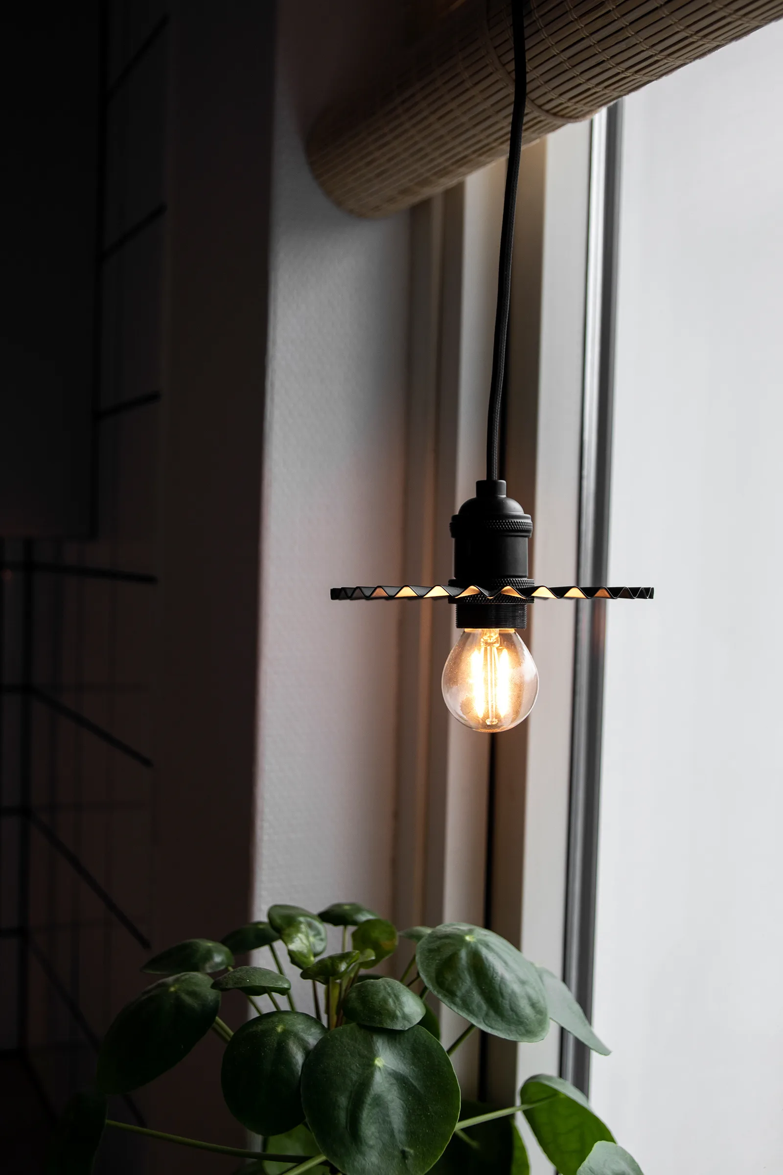 Omega 吊灯 Ø15cm, 黑色 Globen Lighting