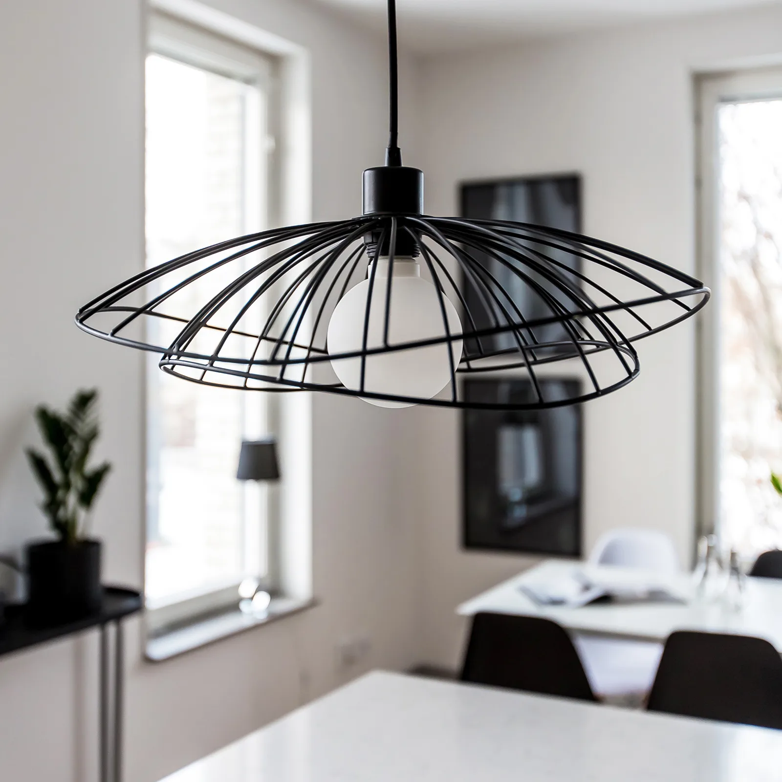 Ray吸顶灯 Ø45cm, 哑光黑 Globen Lighting