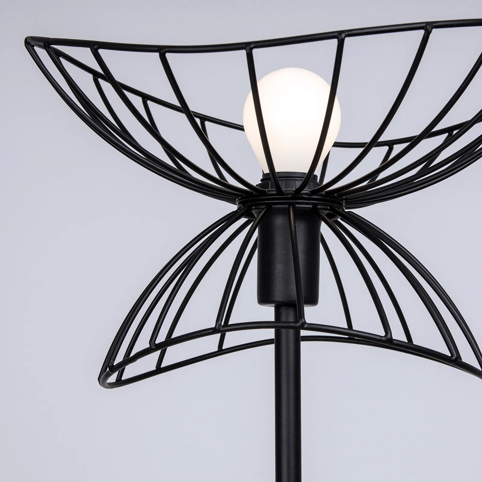 Ray 台灯, 黑色 Globen Lighting