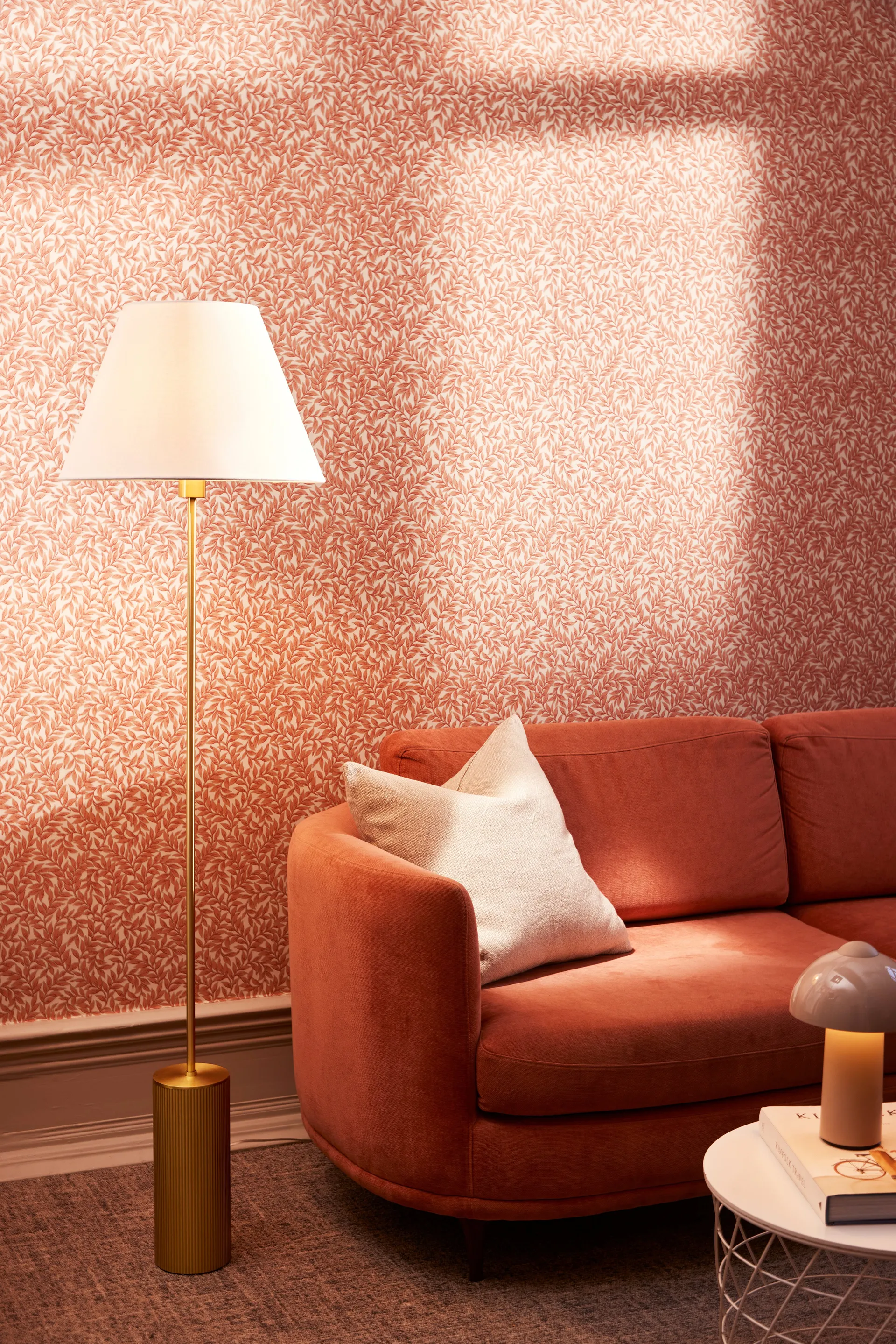 Rib 灯 stand floor, 拉丝黄铜 Globen Lighting