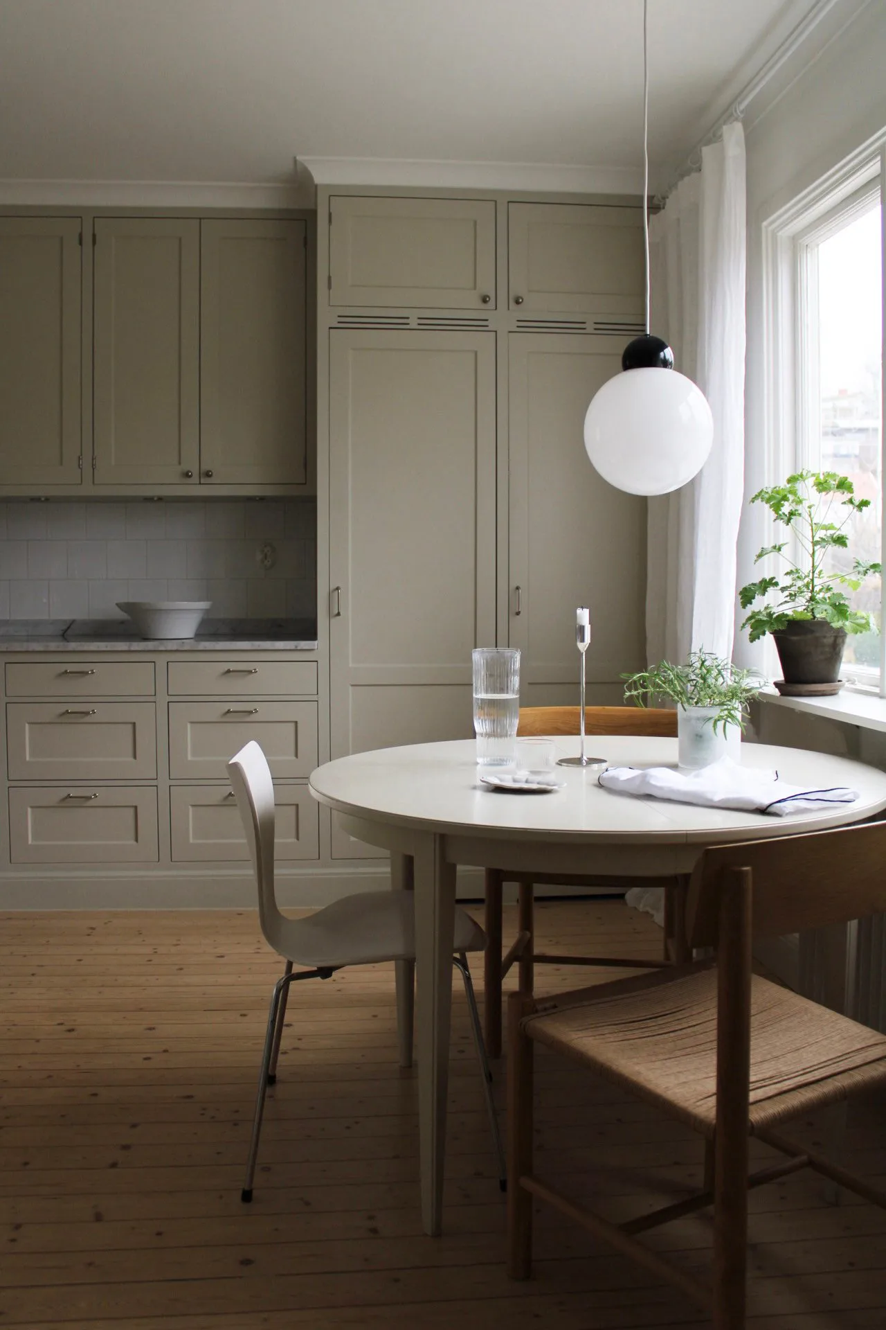 Ripley 25 里普利25 系列 吊灯 , 黑色 Globen Lighting