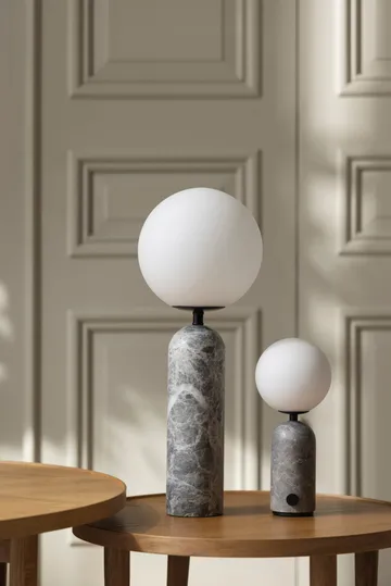 Torrano 便携式台灯 - 灰色大理石，27,5 cm - Globen Lighting